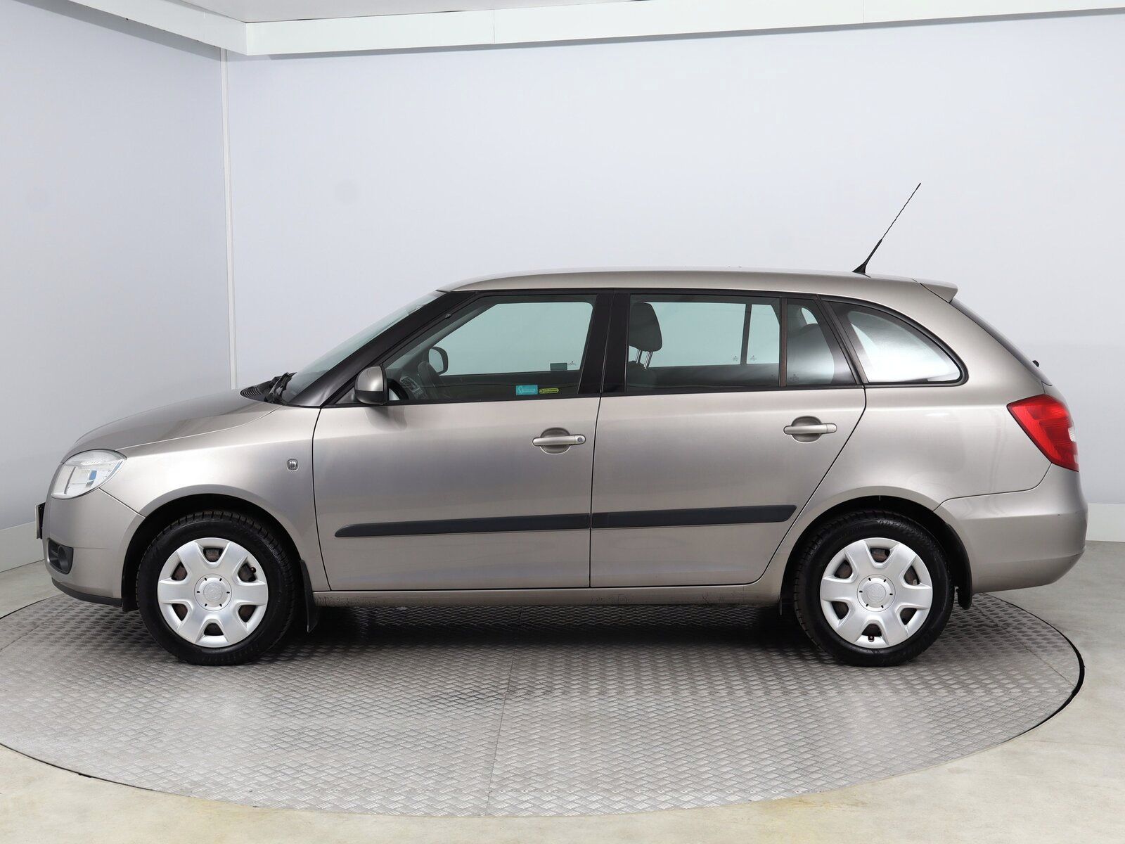 Škoda Fabia, 1.2 12V, Serv.kniha, Klima - fotka 3