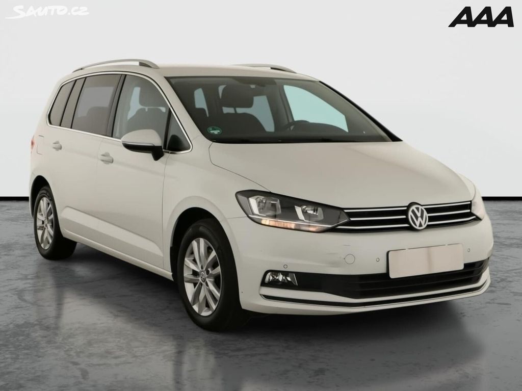 Volkswagen Touran, 1.5 TSI, Automat, ČR,1.maj