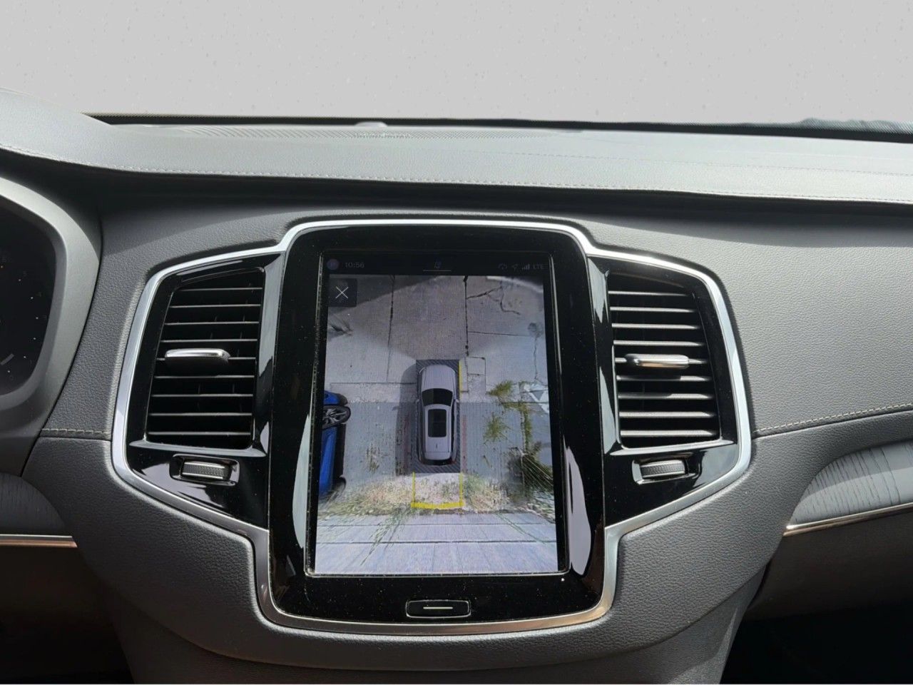 Volvo XC90, B5 AWD diesel Plus Bright Auto - fotka 4