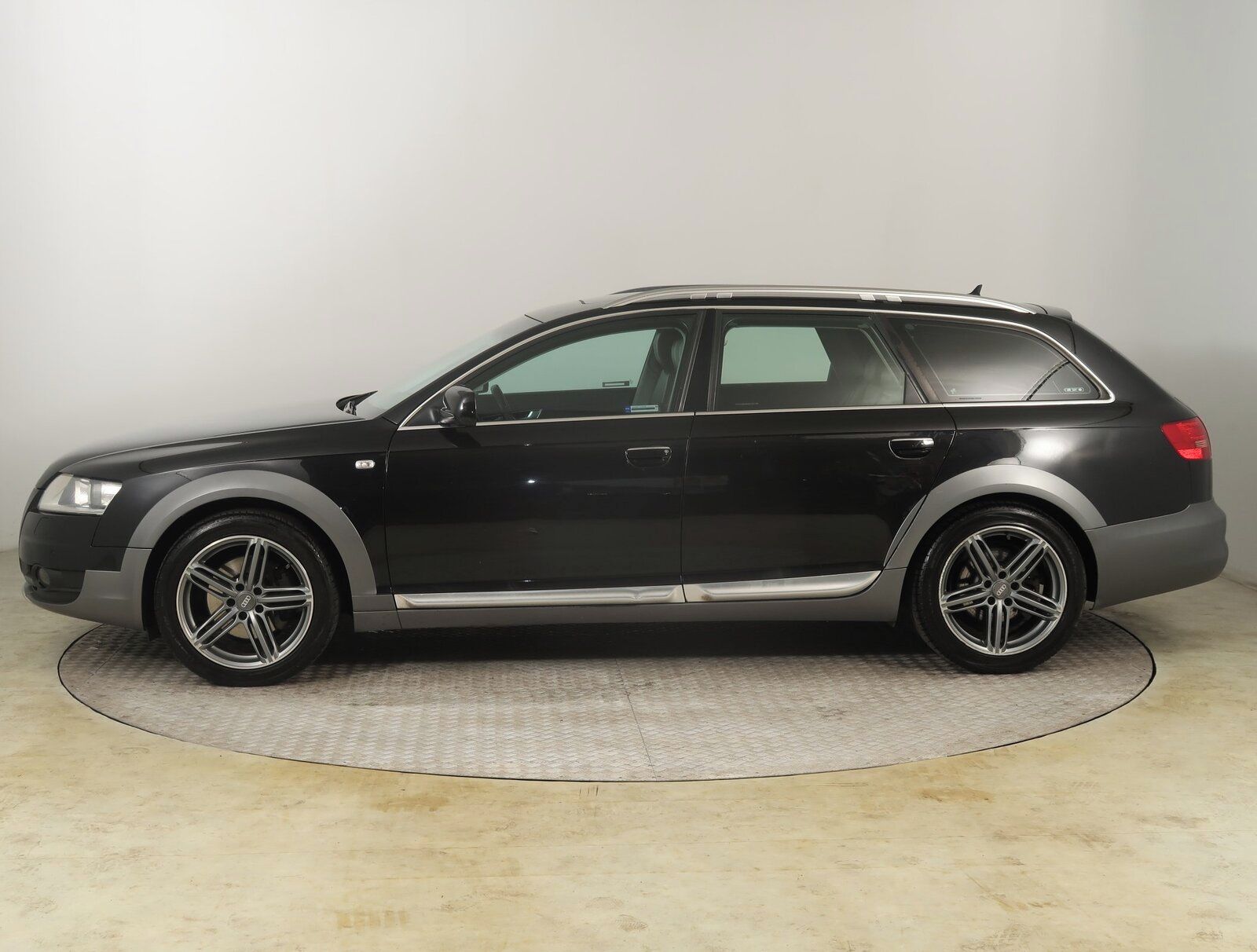 Audi A6 allroad, 2.7 TDI, 4X4, Automat, Navi - fotka 3