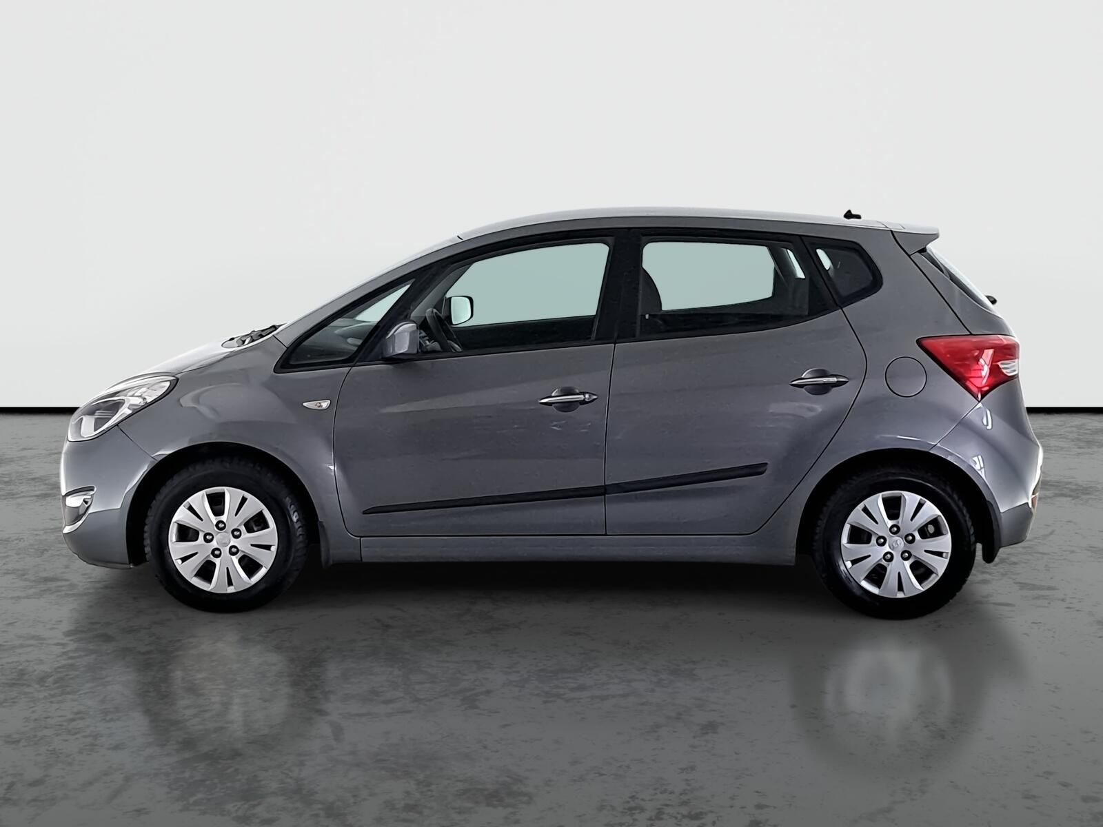 Hyundai ix20, 1.4 CVVT, ČR,1.maj - fotka 3