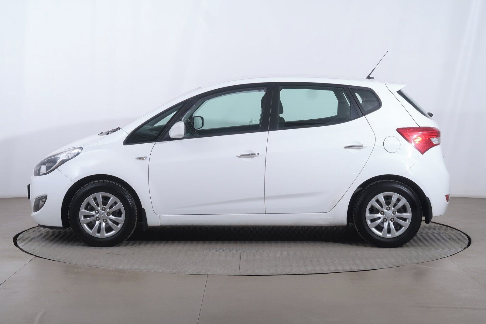 Hyundai ix20, 1.4 CRDi, Serv.kniha, Tempomat - fotka 3