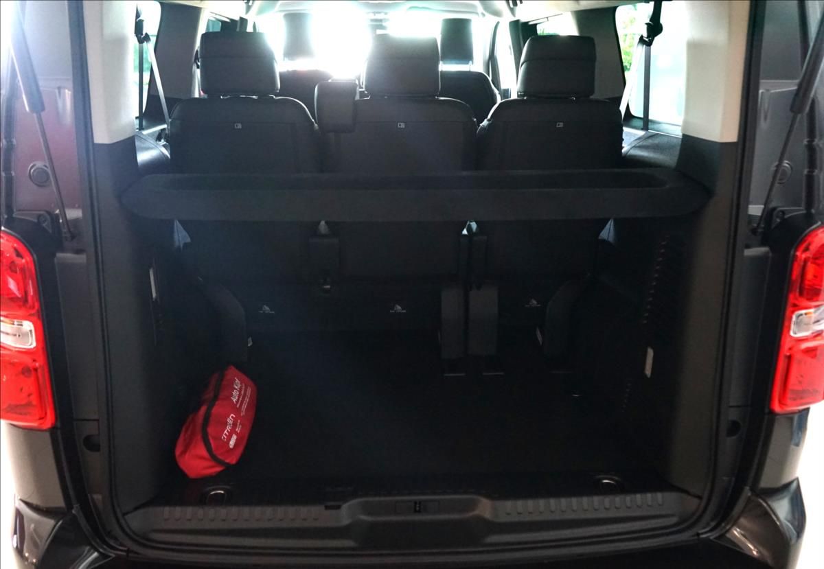 Citroën SpaceTourer, 2,2 BlueHDi 180 EAT8 SHINE XL - fotka 6