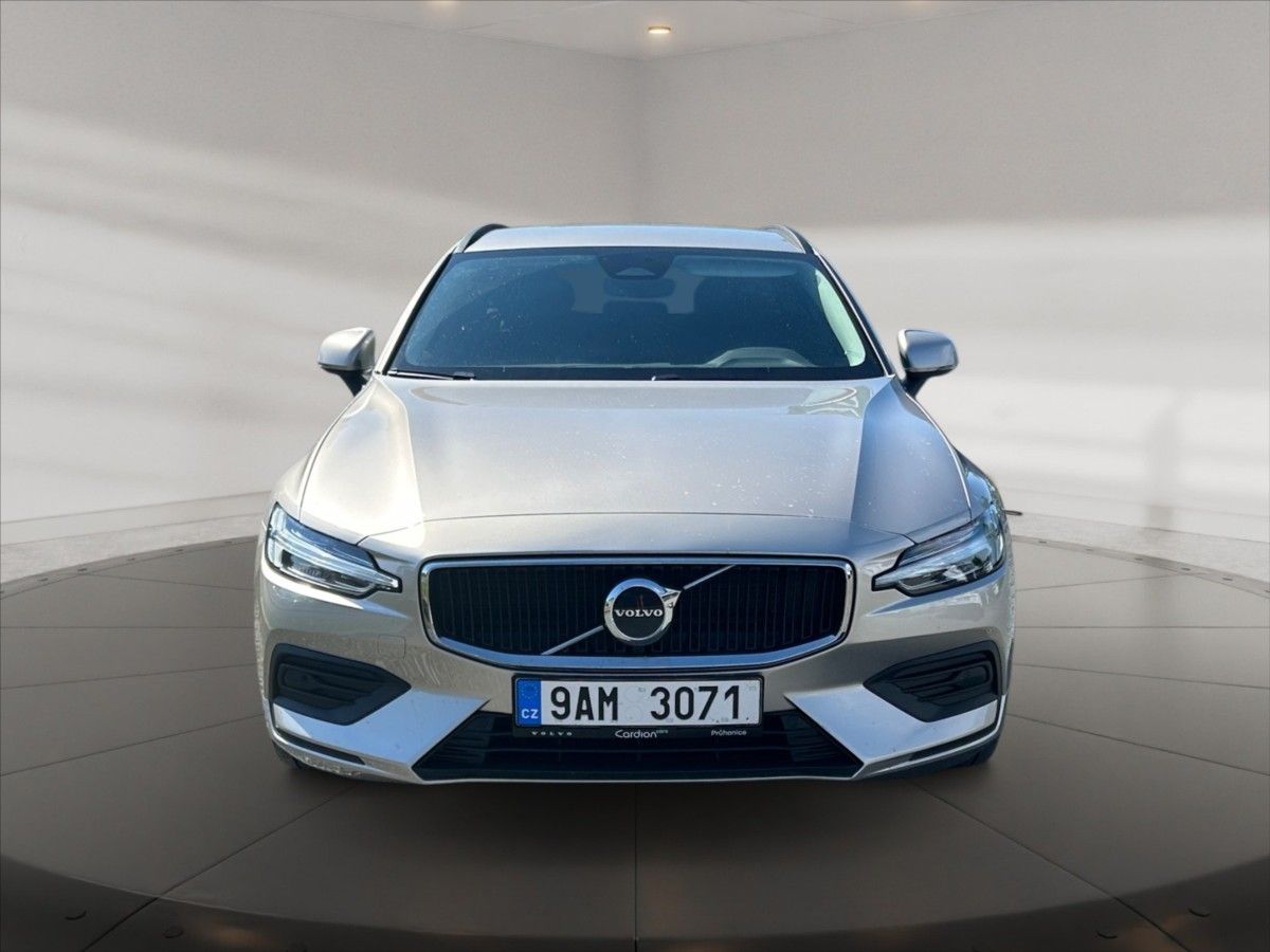 Volvo V60, 2,0 B4 benzin Core AT - fotka 2