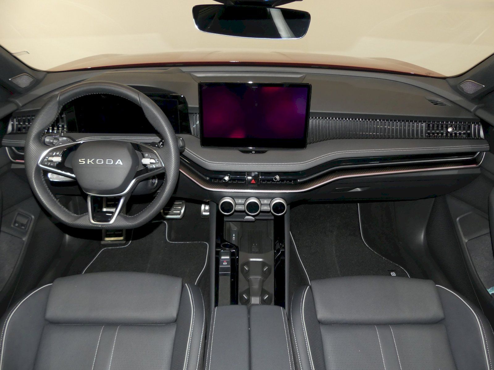 Škoda Superb, SportLine PHEV DSG 1.5TSI 150W - fotka 5