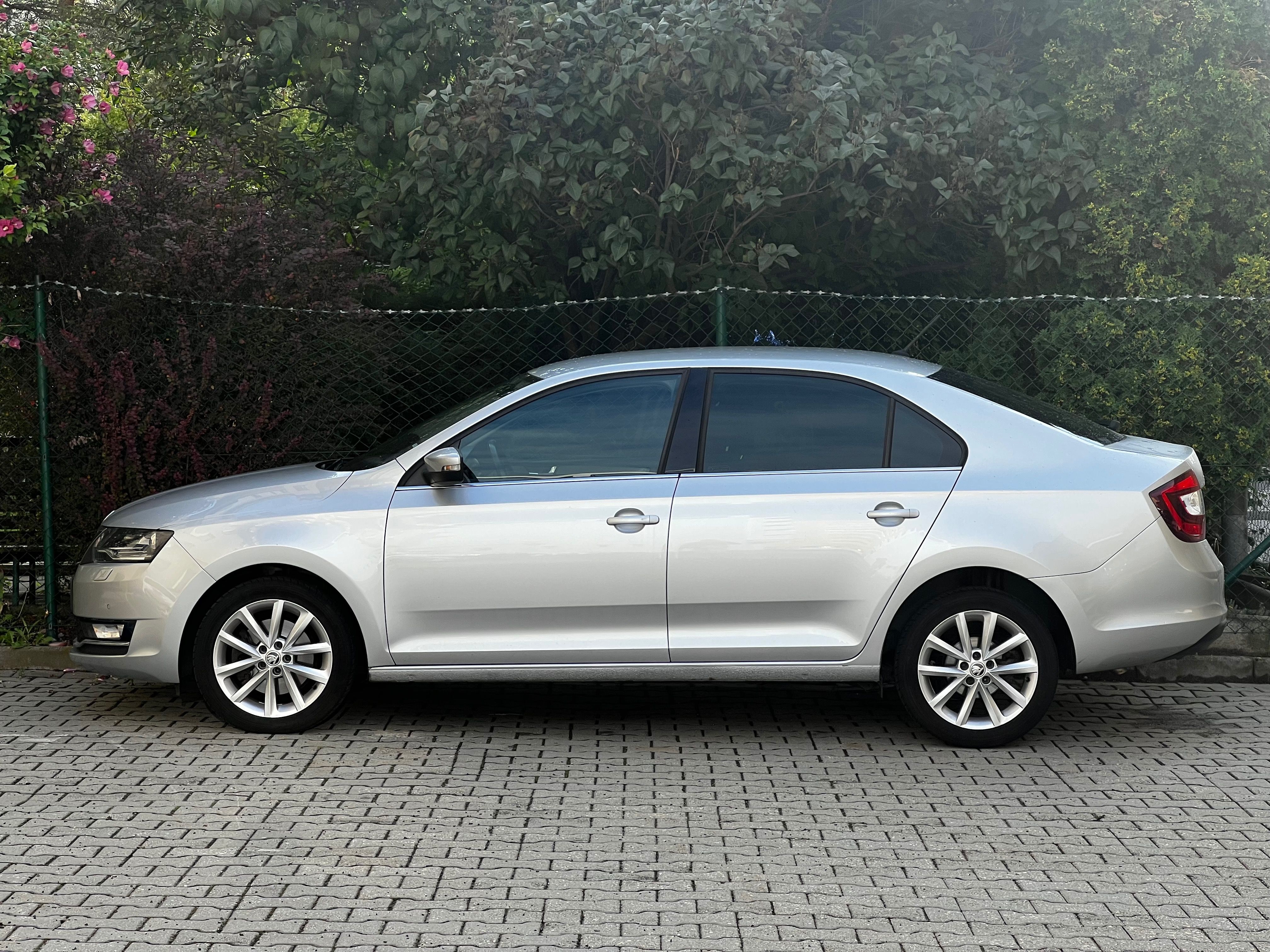 Škoda Rapid, Kamera,AppCarPlay,Radar Bixeno