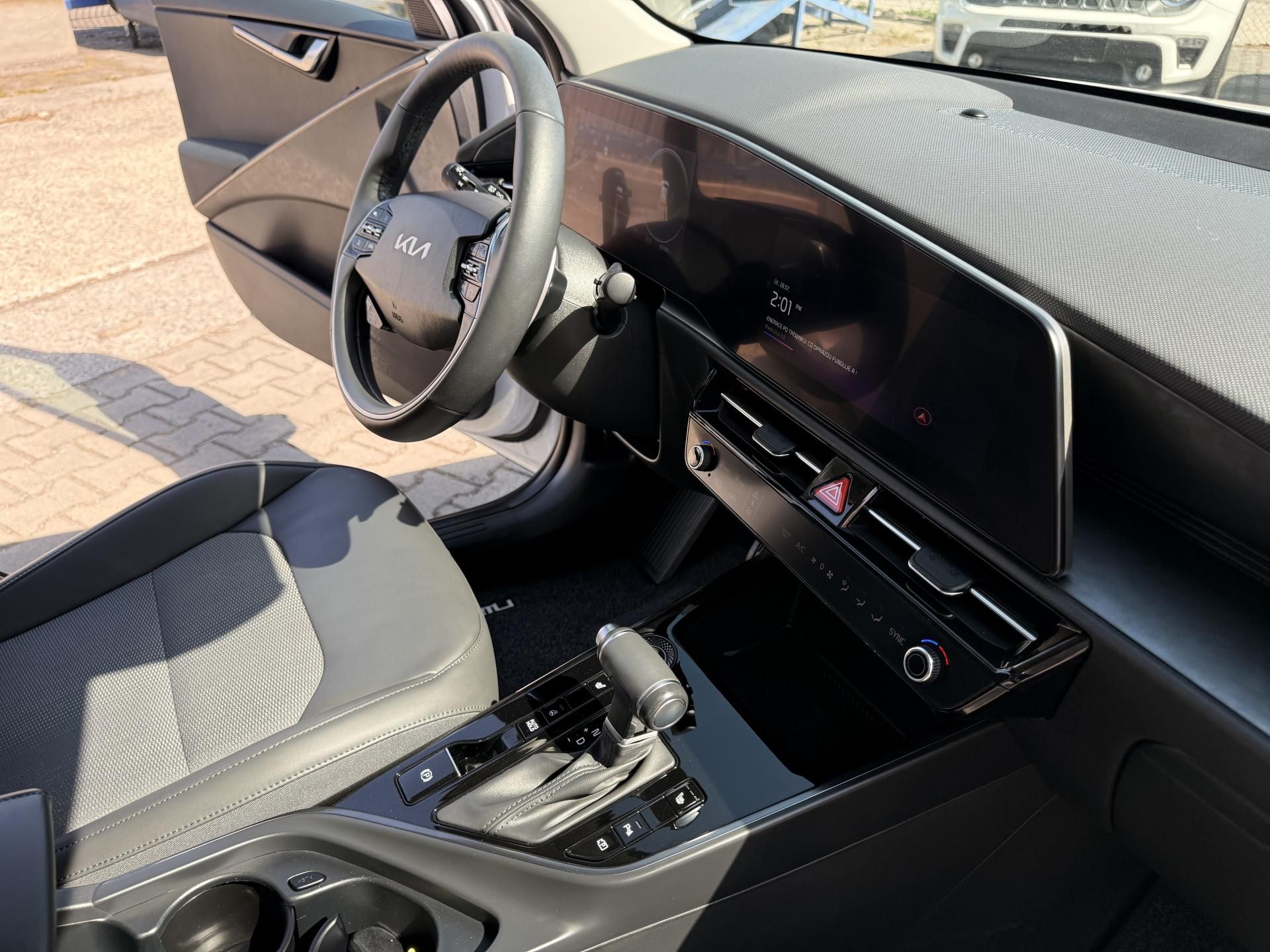 Kia Niro, 1.6 GDI,HEV,ČR,5,5 L/100KM - fotka 5