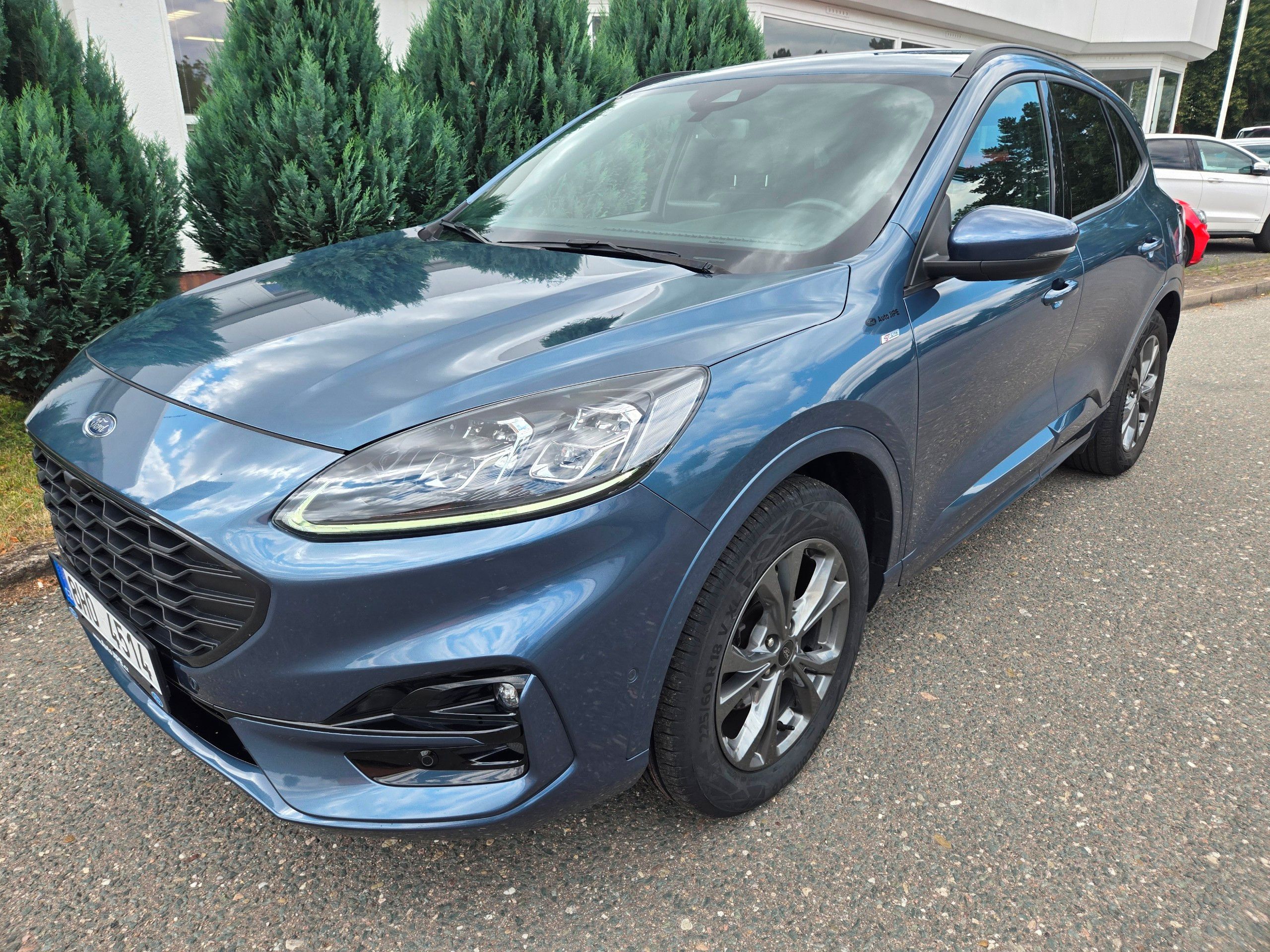 Ford Kuga, ST-LINE X - 2,0 nafta 140kw/19 - fotka 2