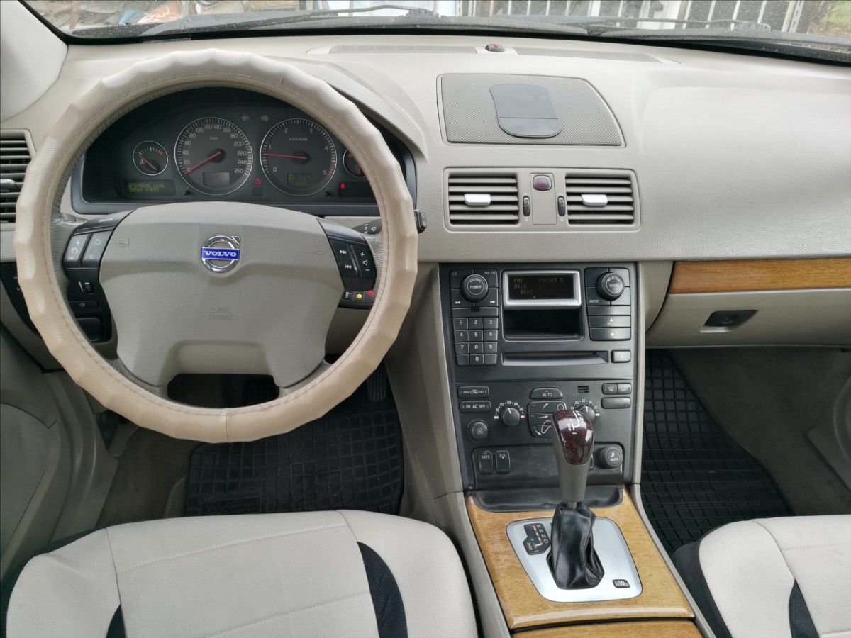 Volvo XC90, 2,4 D5 AWD - fotka 5