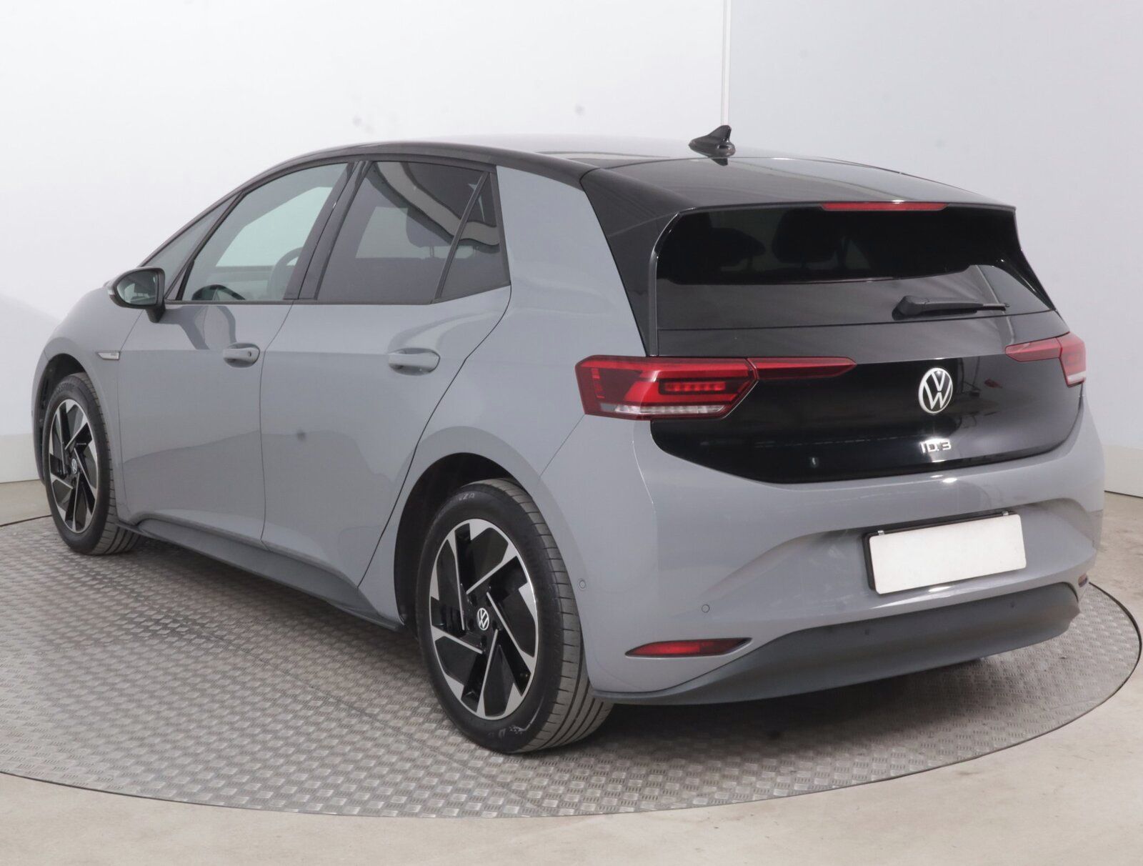 Volkswagen ID.3, Pro Perf. (62 kWh), SoH 89% - fotka 4