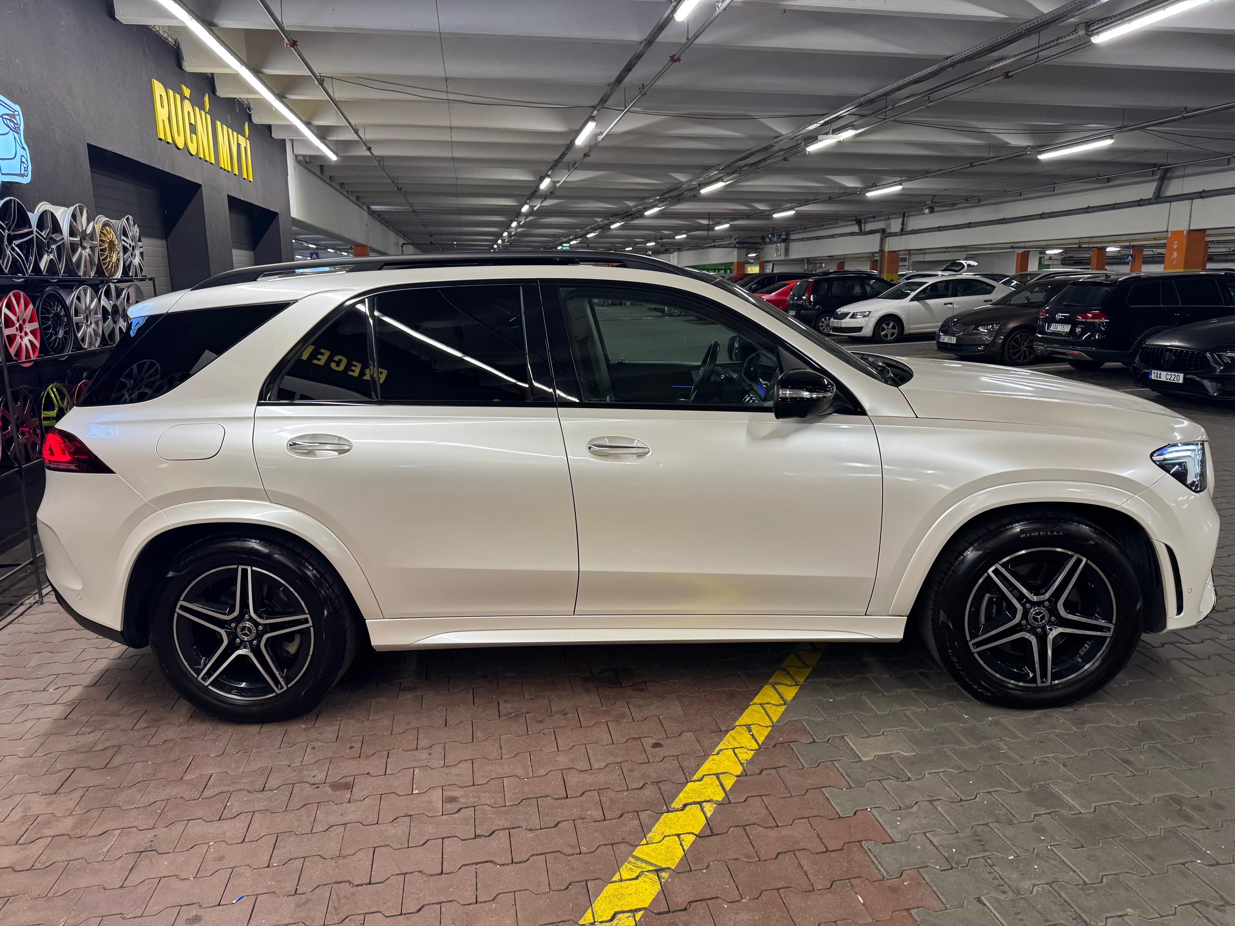 Mercedes-Benz GLE, 350d 4Matic AMG Airmatic ČR - fotka 4