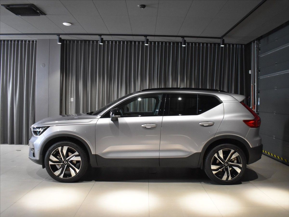 Volvo XC40, 2,0 B4 Ultra Panorama,BLIS - fotka 2