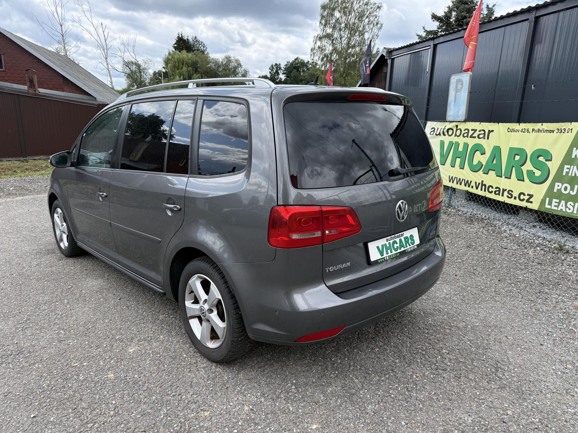 Volkswagen Touran - fotka 5