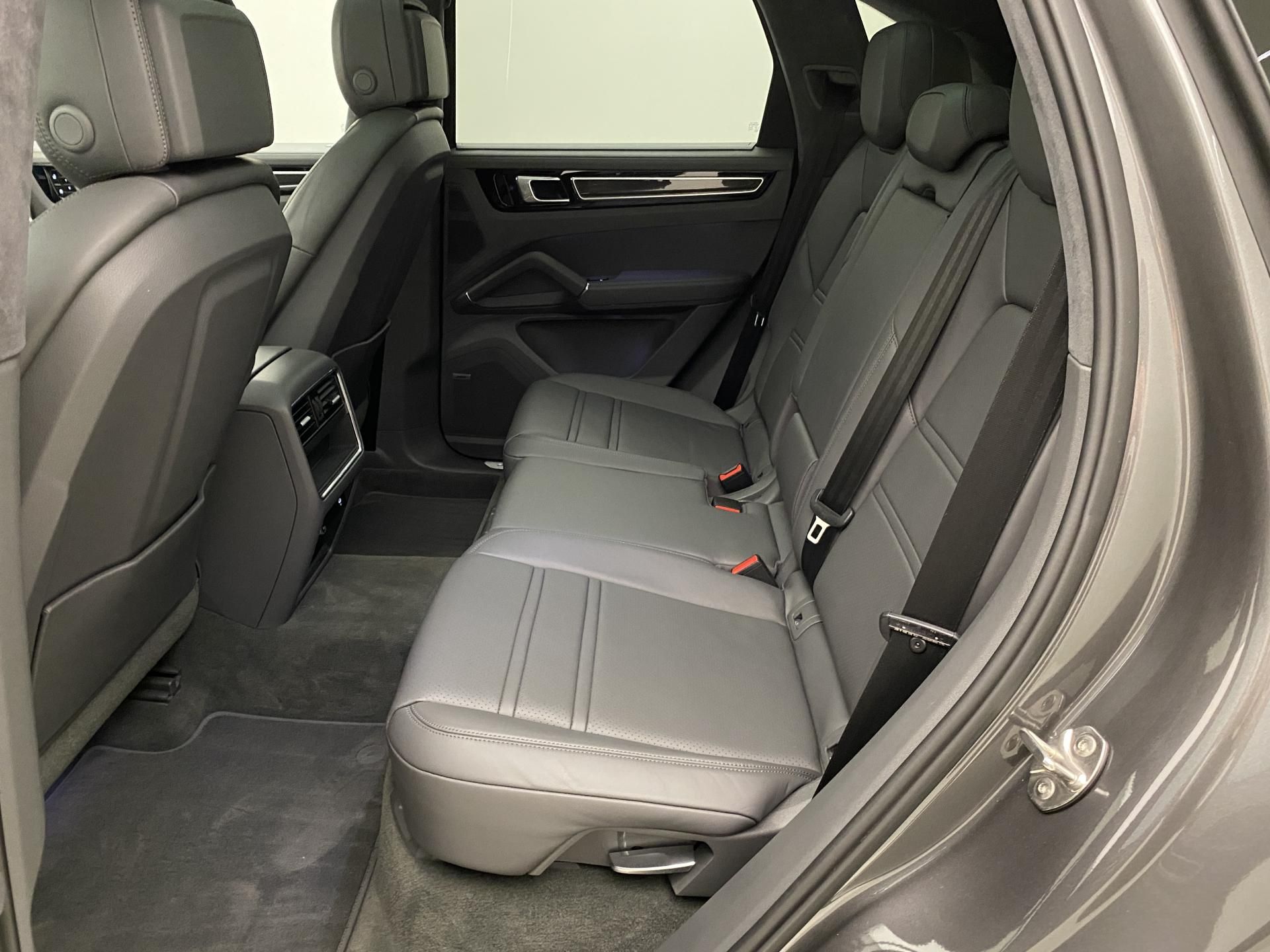 Porsche Cayenne, E-HYBRID 250kW AWD AUT CZ - fotka 5
