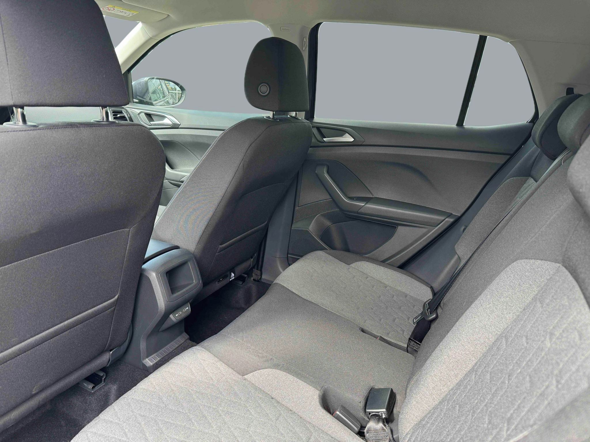 Volkswagen T-Cross, People 1.0 TSI 85 kW 7DSG - fotka 5