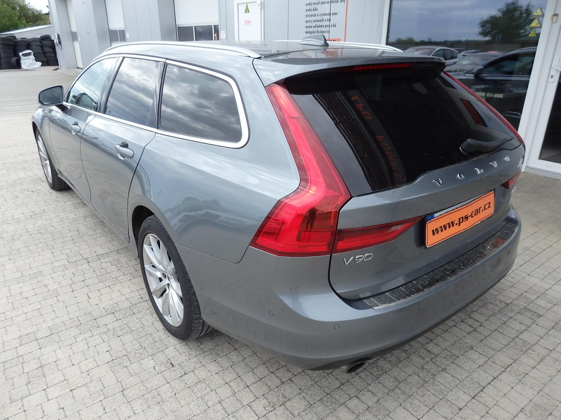 Volvo V90, 2.0 D5 AWD NAVIGACE - fotka 5