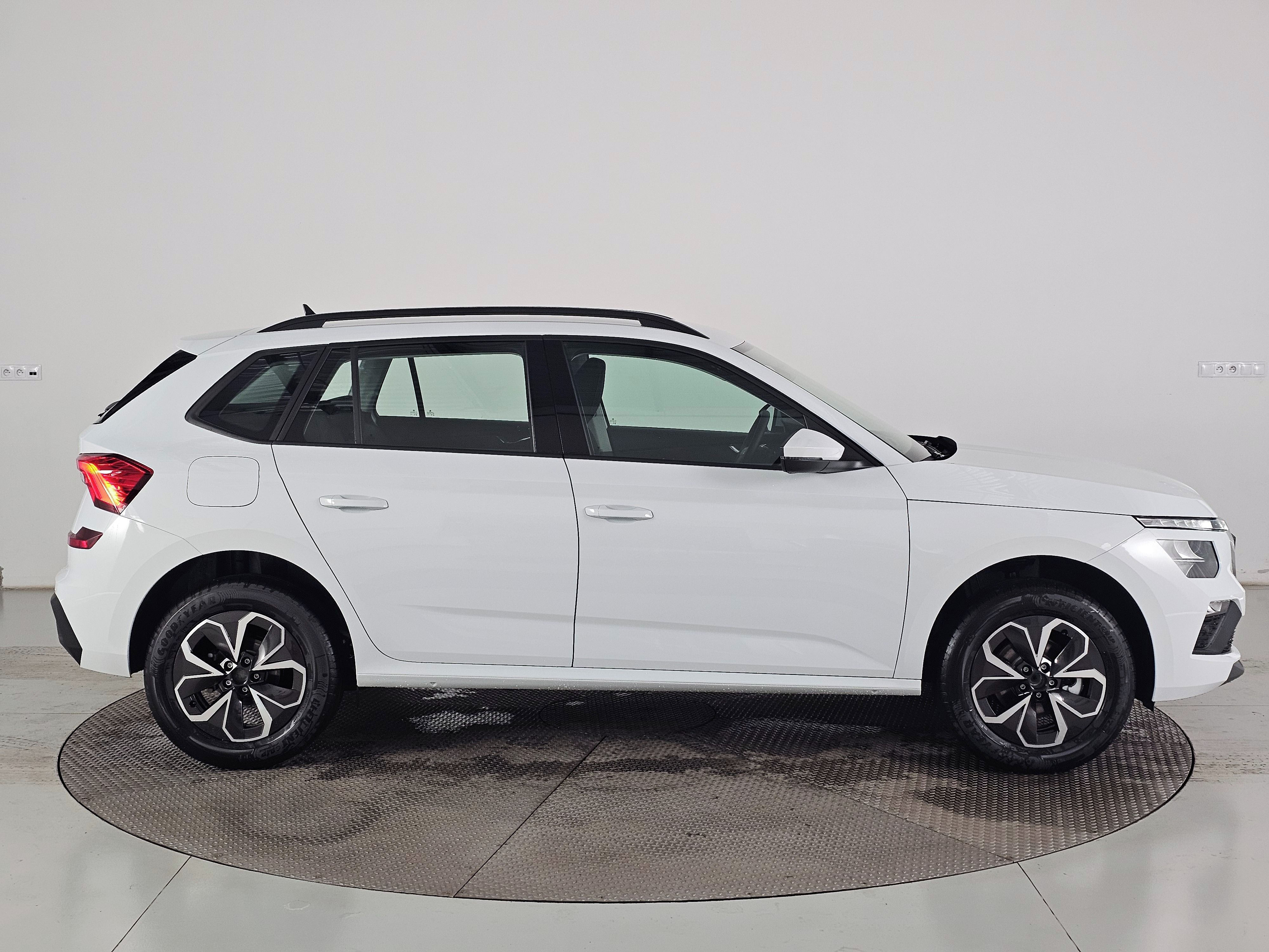 Škoda Kamiq, Classic 1.0TSI 85kW 6st man. - fotka 4