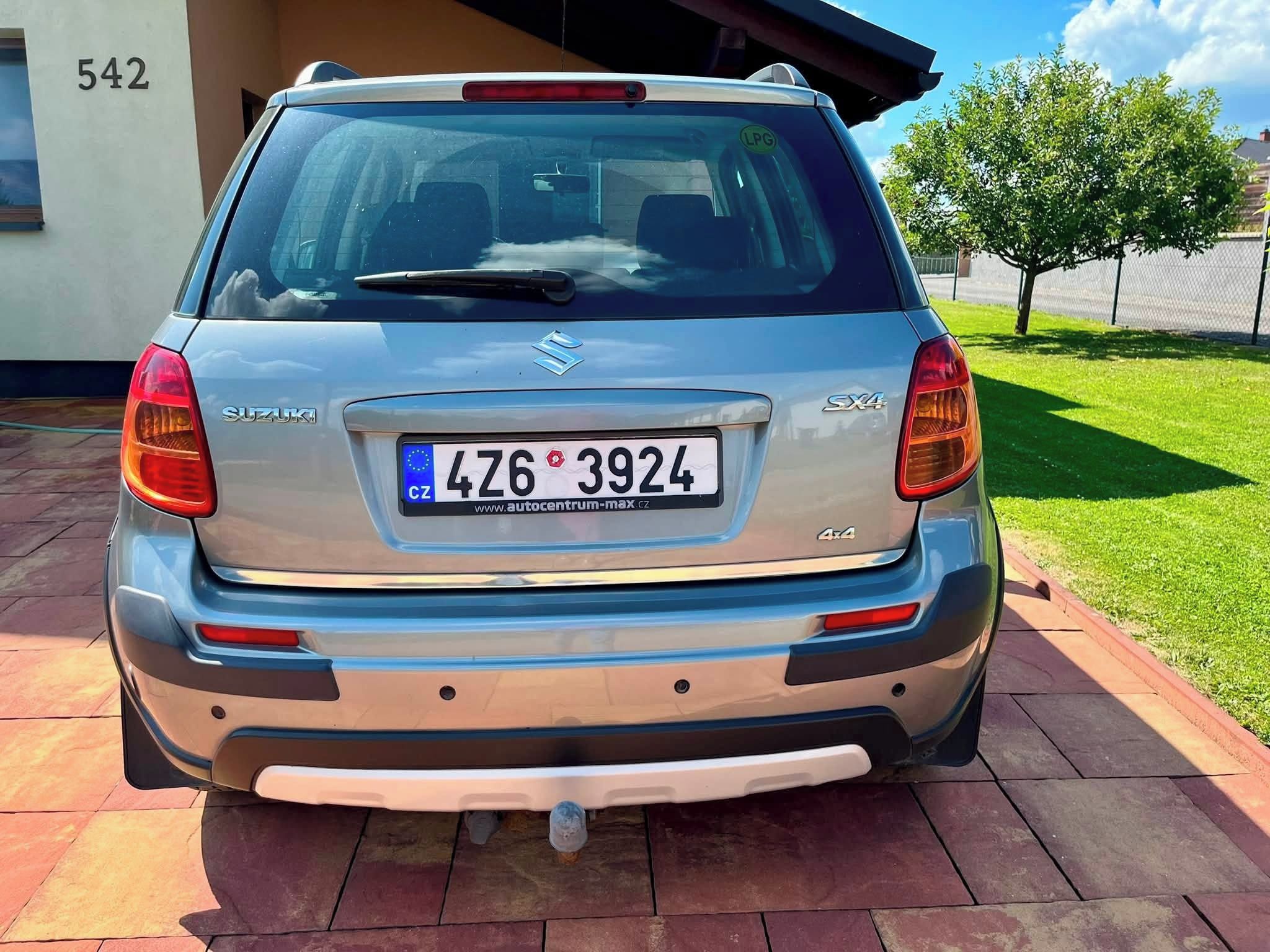 Suzuki SX4, Suzuki SX4 4x4 1.6 + LPG 2010 - fotka 3