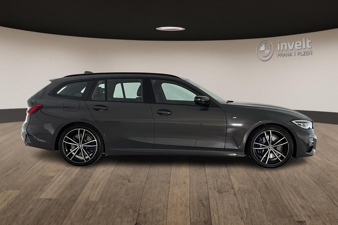 BMW Řada 3, 330d xDrive - fotka 2