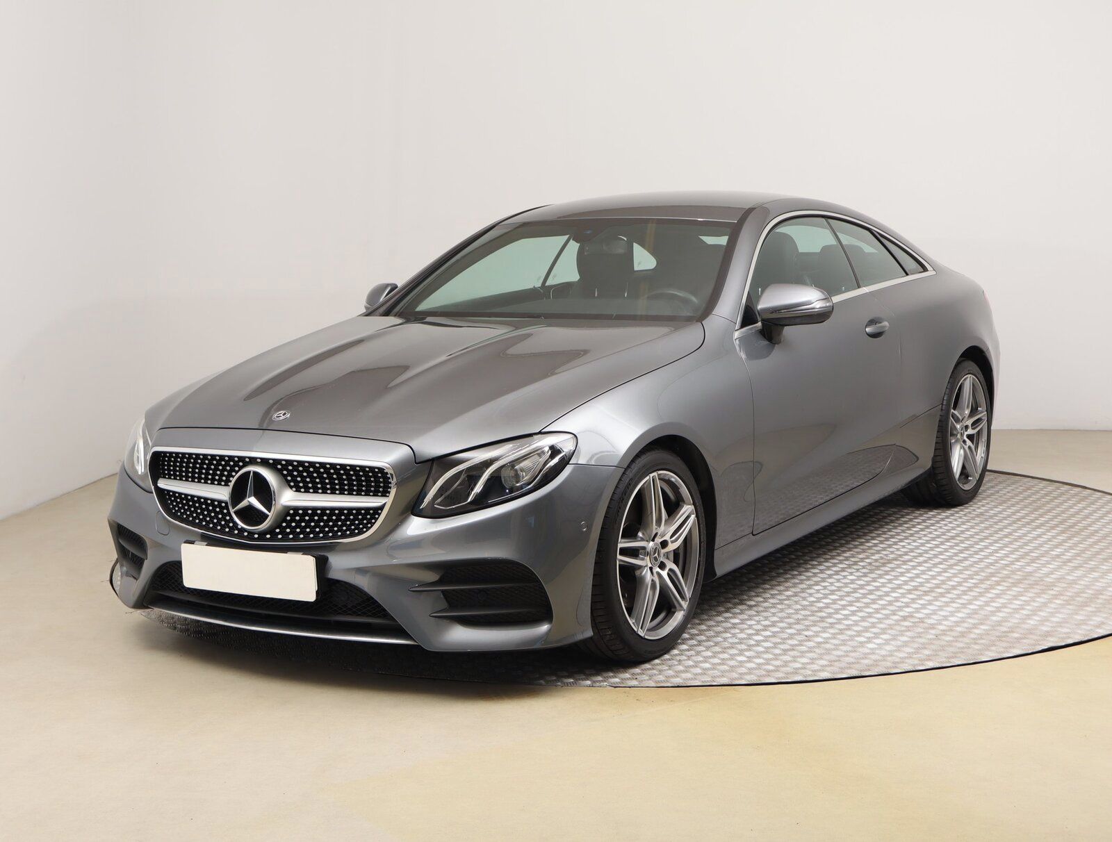 Mercedes-Benz Třídy E, 200, AMG Paket, Automat, Kůže - fotka 2