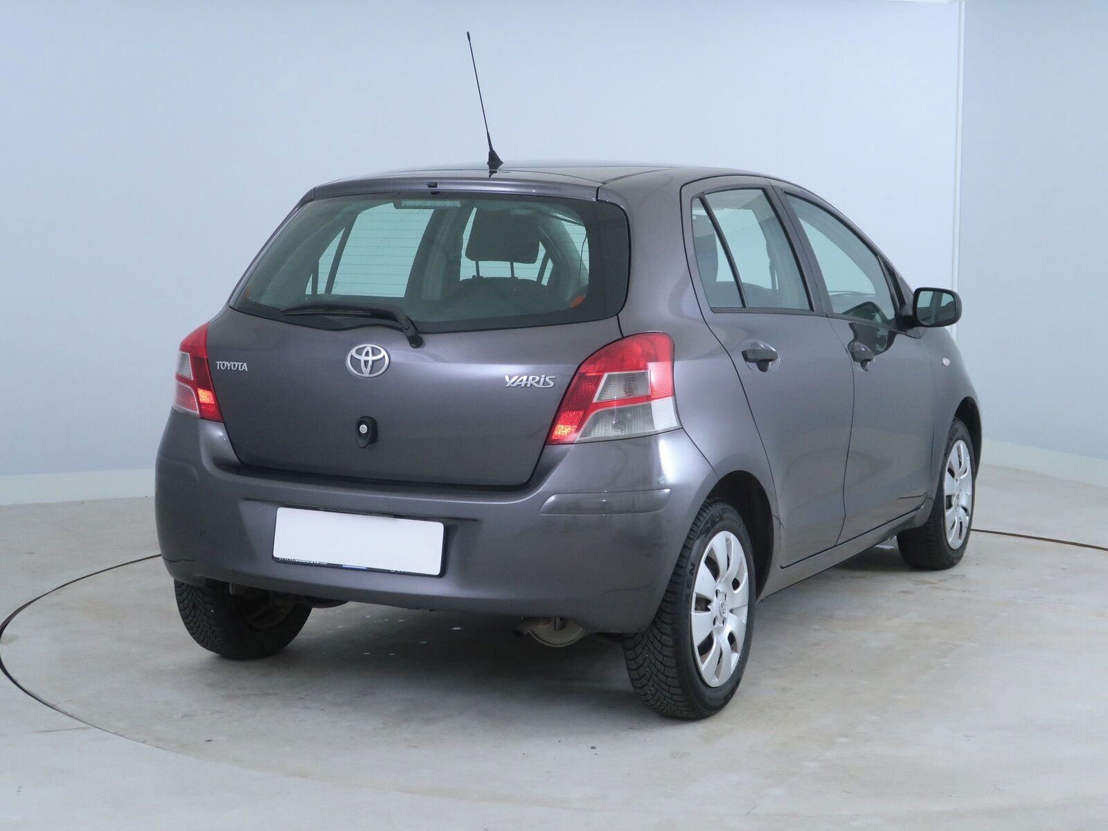 Toyota Yaris, 1.0 VVT-i, Klima, El. okna - fotka 5