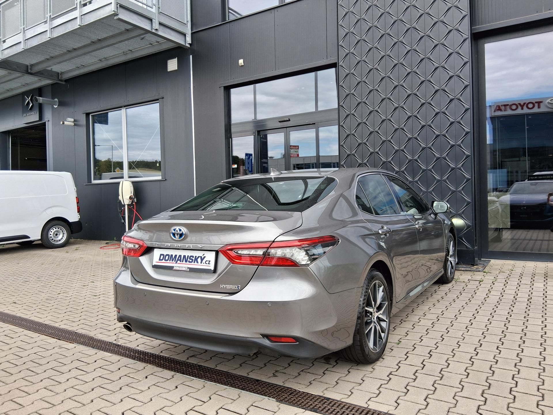Toyota Camry, EXECUTIVE 2.5 Hyb. 160kW - fotka 3