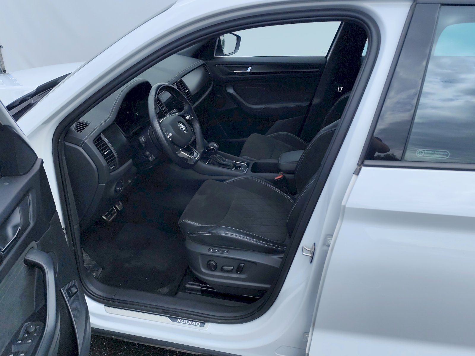 Škoda Kodiaq, 2.0 TDI 147 kW Sportline Excl. - fotka 6