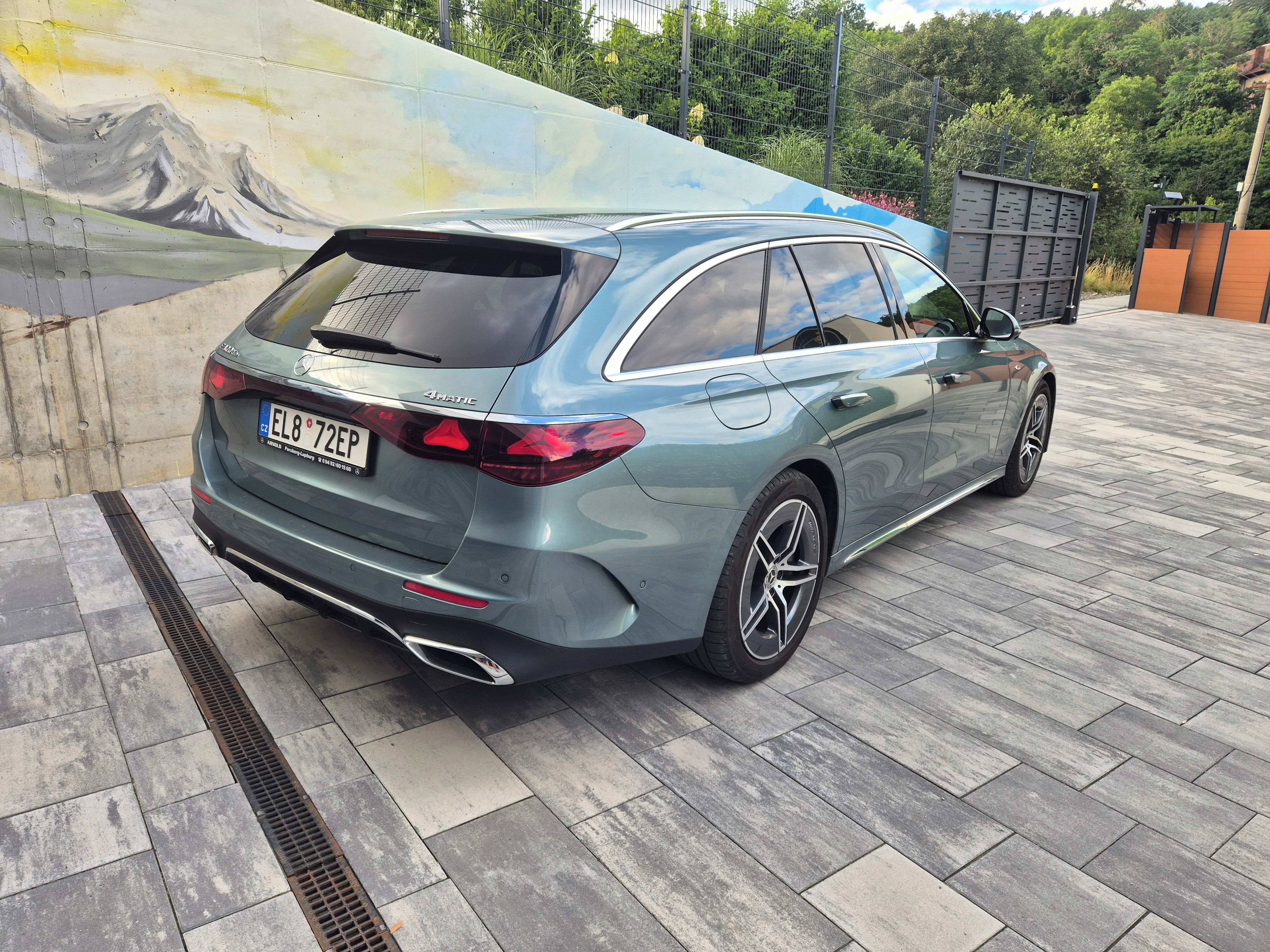 Mercedes-Benz Třídy E, Mercedes E 300de 4M AMG - fotka 5