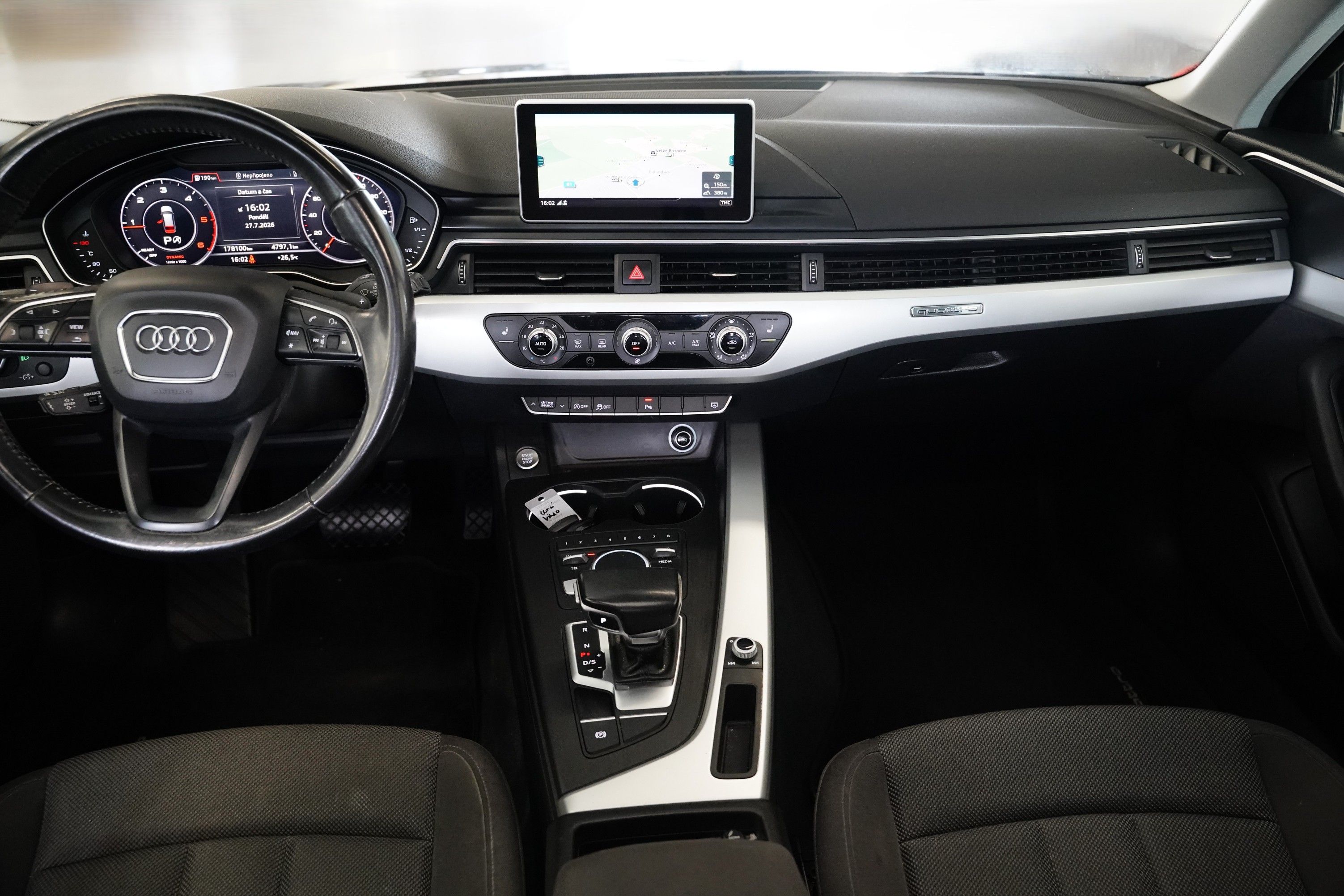 Audi A4, 2.0 TDI 140 kW Quattro - fotka 6