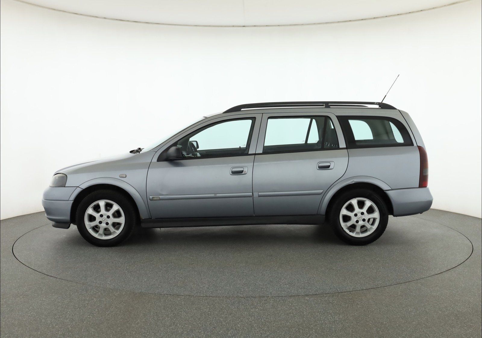 Opel Astra, 1.7 CDTI, Tažné, Klima - fotka 3
