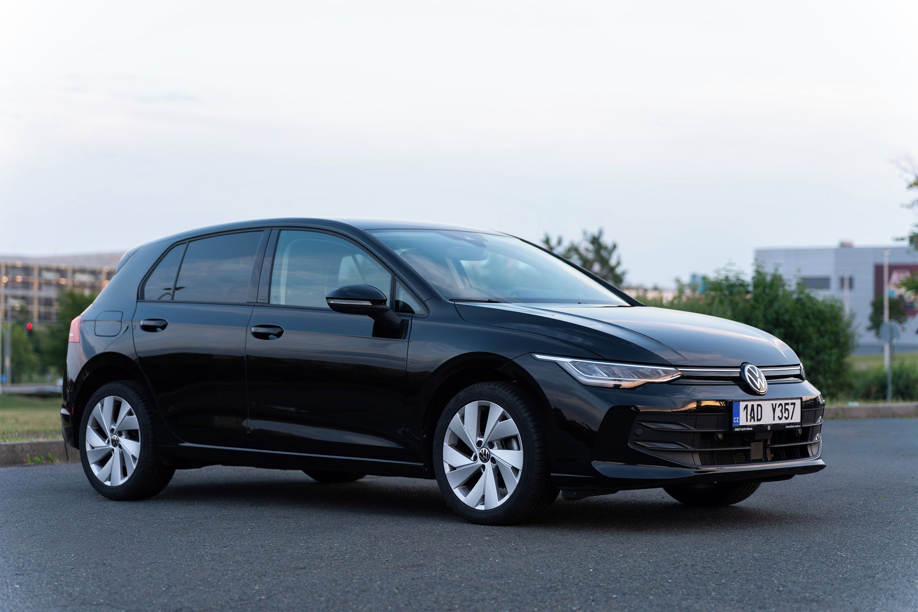 Volkswagen Golf, VW Golf VIII 1.5 TSI 85kW - fotka 4