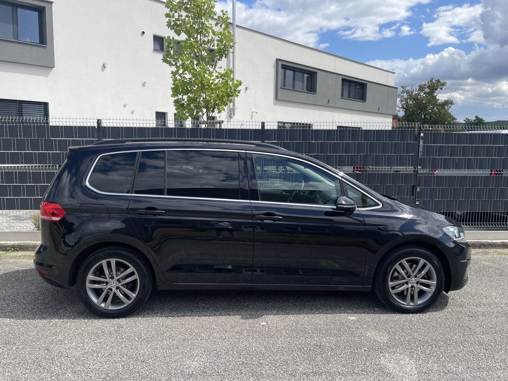 Volkswagen Touran, 1.4 TSI 110kW 7 MÍST - fotka 6