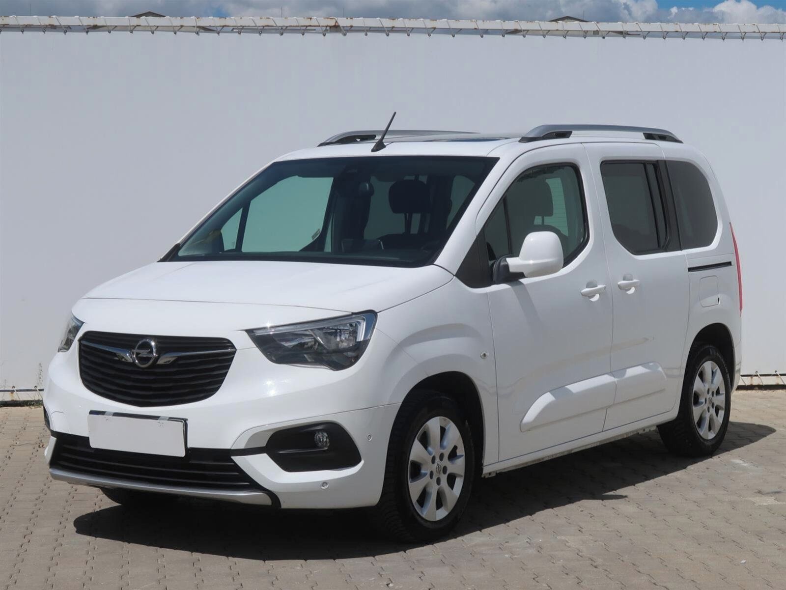 Opel Combo, 1.2 Turbo, 5Míst, ČR - fotka 2