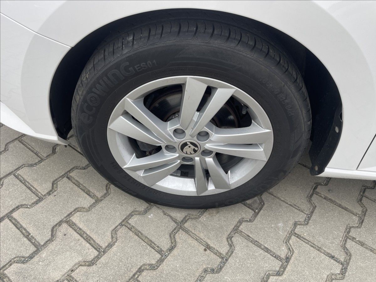 Škoda Fabia, 1,0 TSI DPH ČR NEHAVAROVANÉ  I - fotka 6
