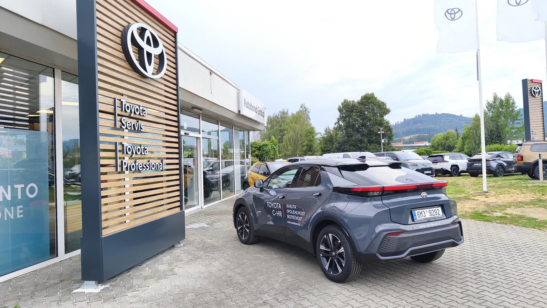 Toyota C-HR, 1.8 HEV STYLE Bi-TONE - fotka 4