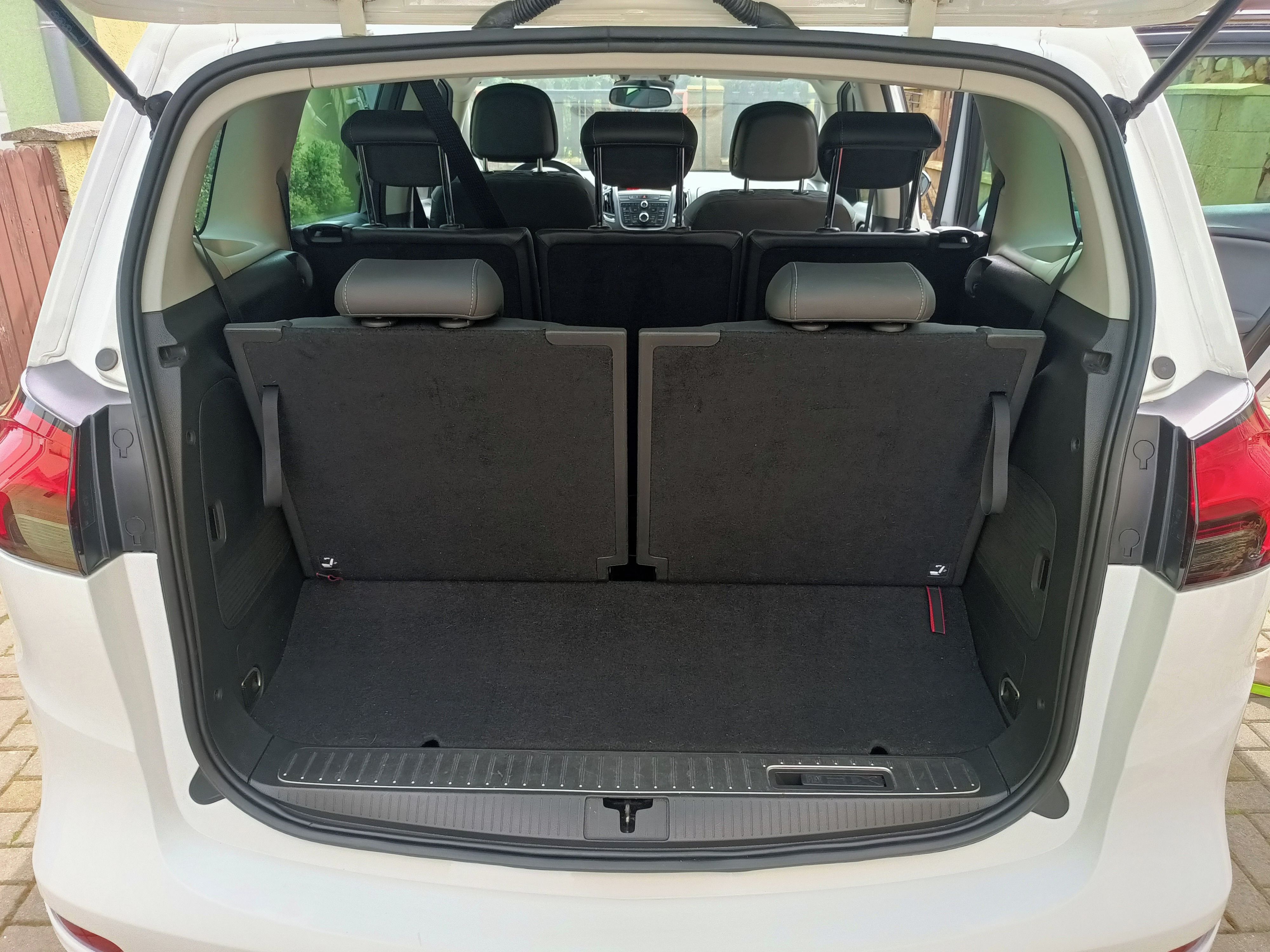 Opel Zafira, Tourer 1,6CDTI, 1.maj, servis - fotka 4