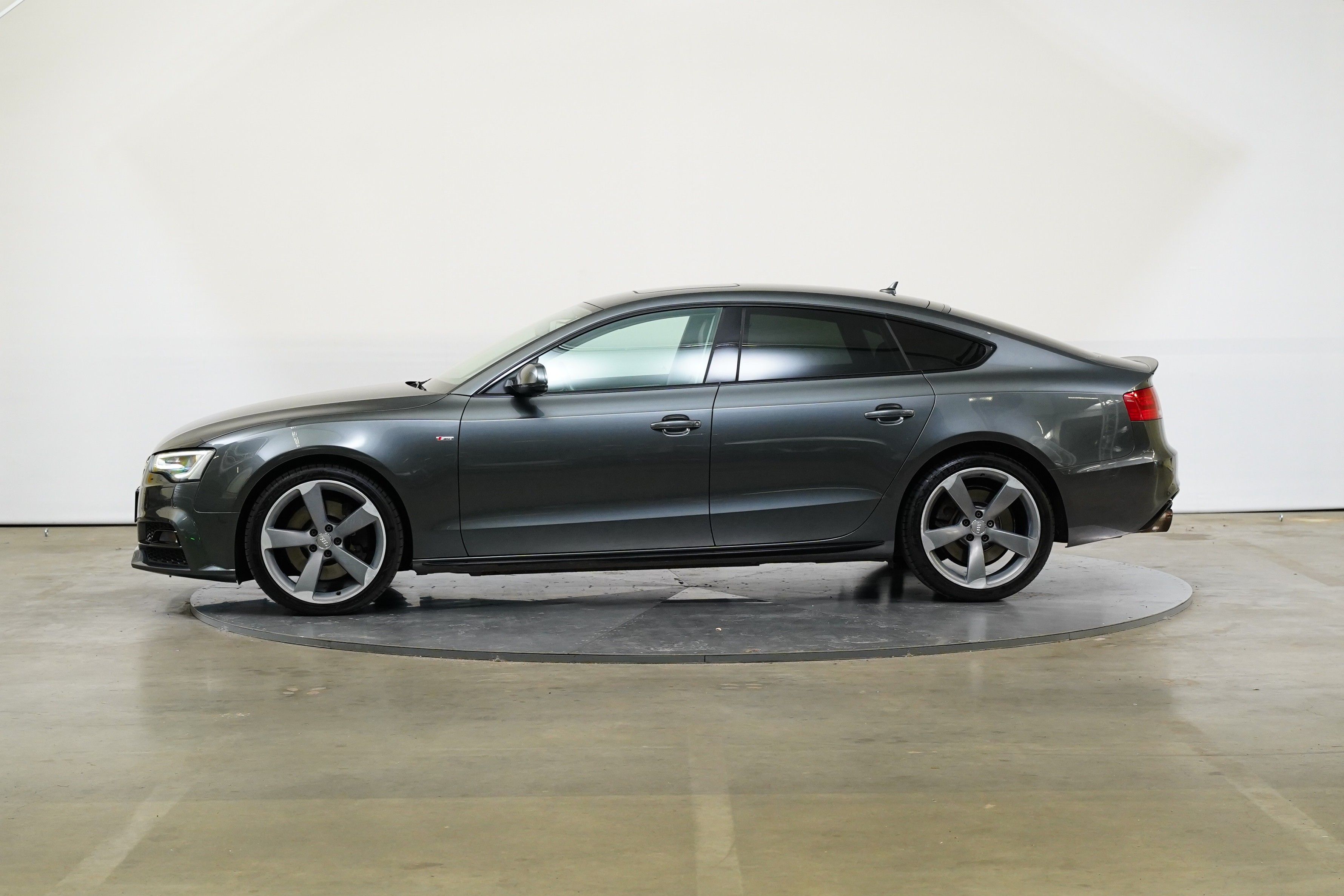 Audi A5, 3.0 TFSI 200 kW S line - fotka 3