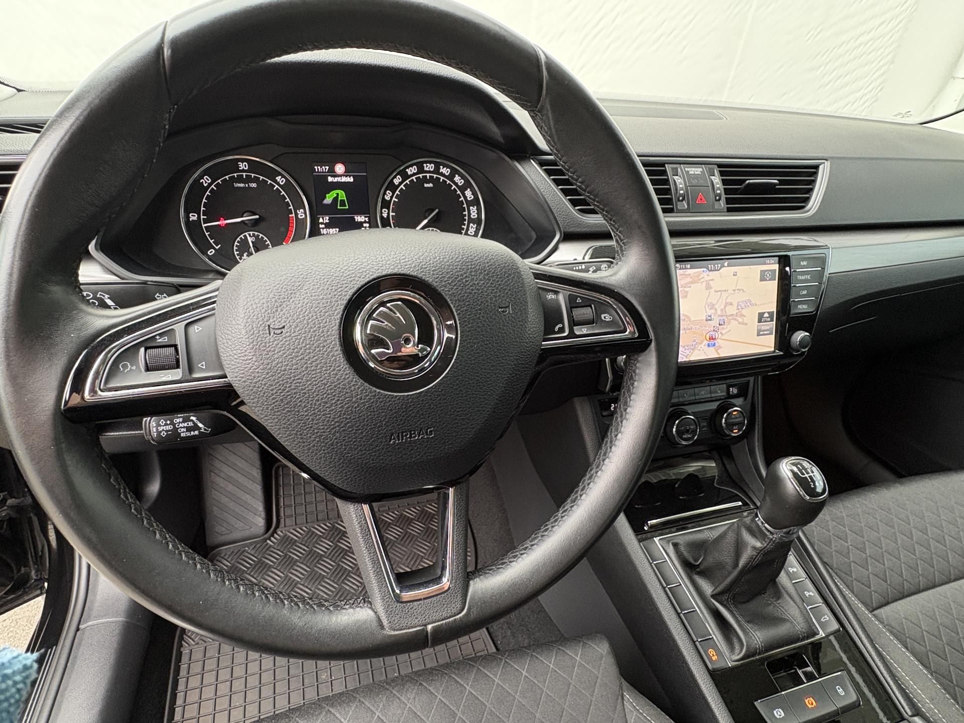 Škoda Superb, Combi 1.6 TDI STYLE 88 kW M6F - fotka 5
