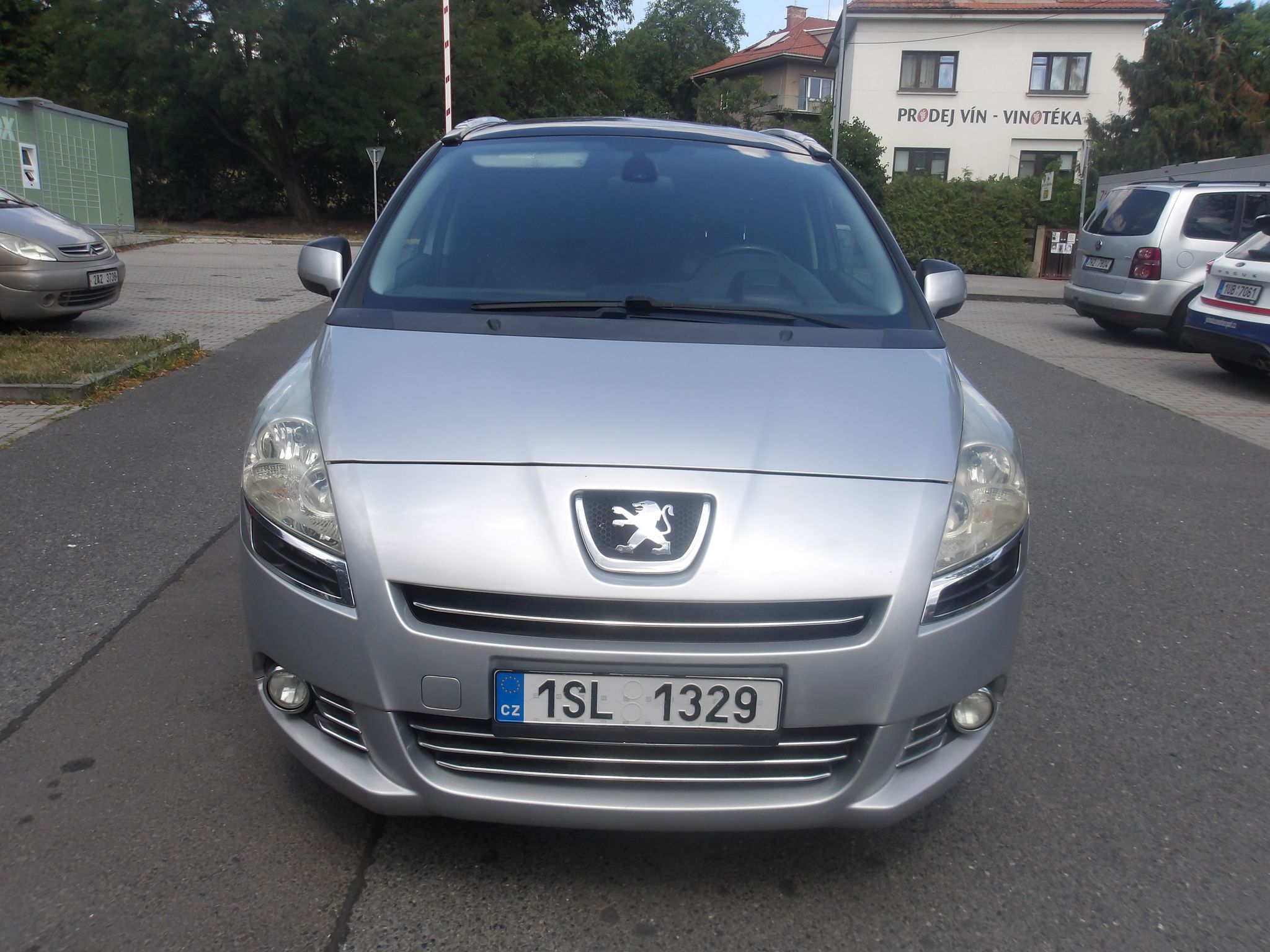 Peugeot 5008, 1,6i KŮŽE, PĚKNÝ ! - fotka 4