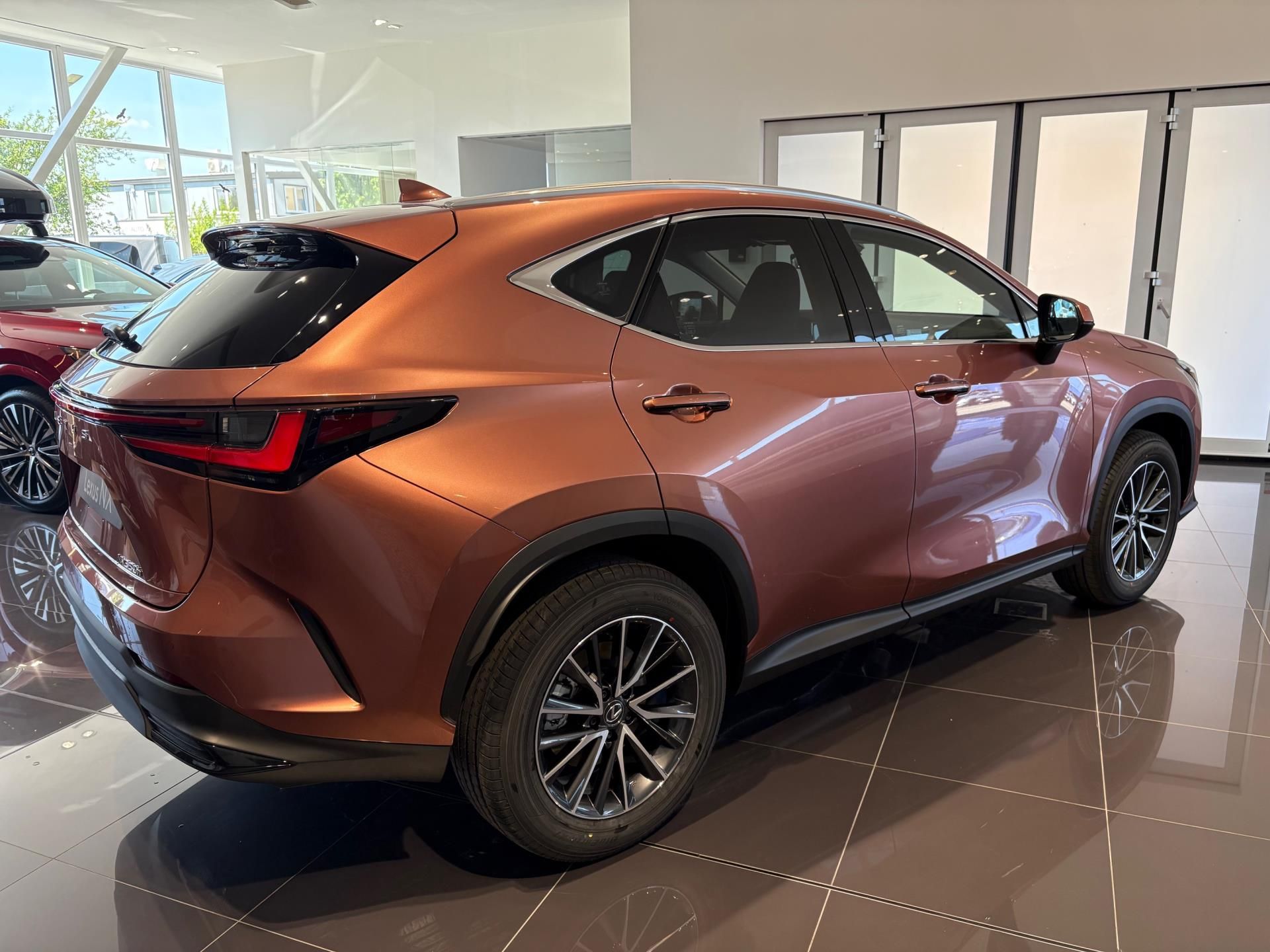 Lexus NX 350h, EXECUTIVE (2x4) - fotka 6