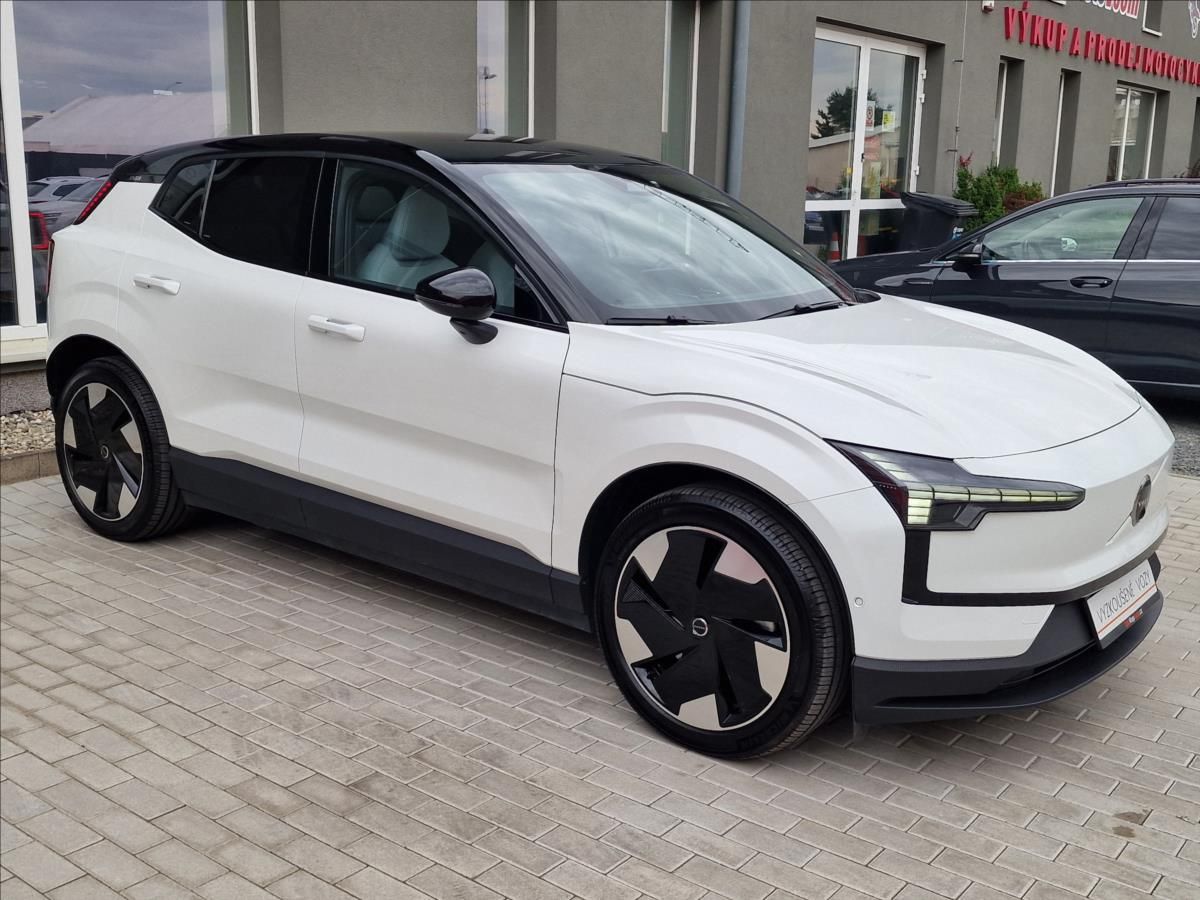 Volvo EX30, AWD Ultra Twin 315kW,ČR,1.Maj - fotka 2