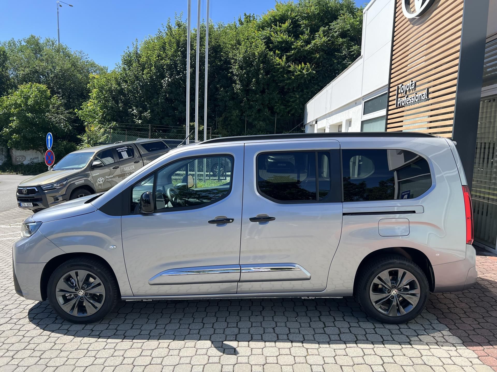 Toyota Proace City Verso, 1.2T 6MT Family 5S - fotka 3