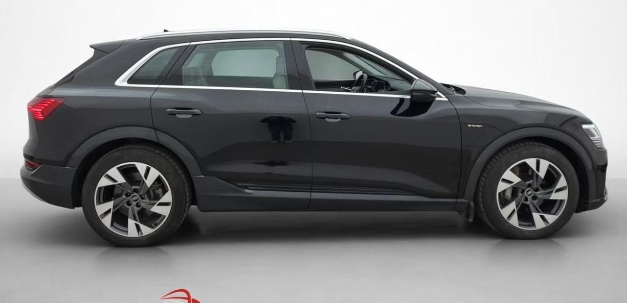 Audi e-tron, 55 Quattro Vzduch Ambient Taž - fotka 6