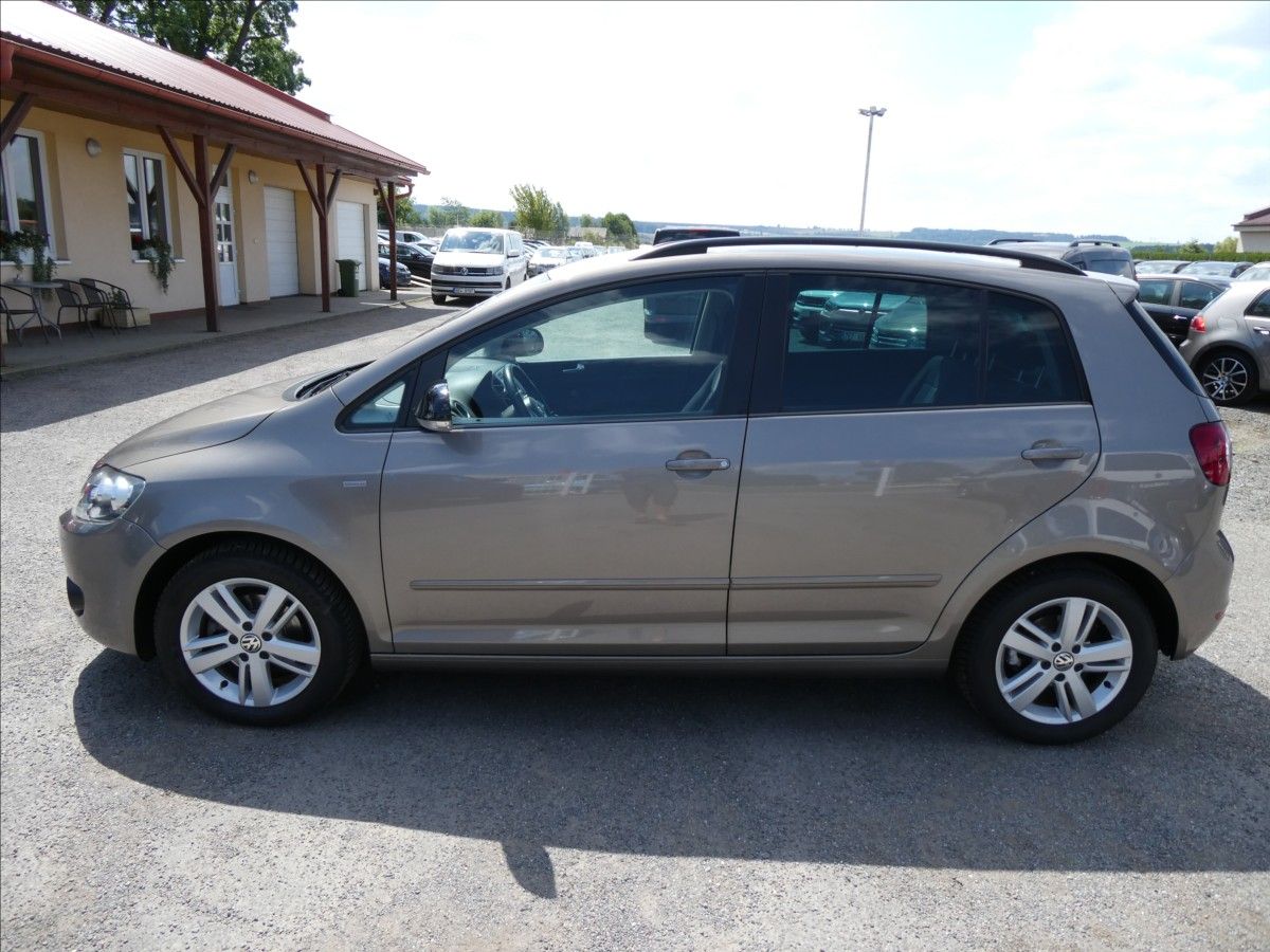 Volkswagen Golf Plus, 1,2 TSi 77kW Match, auto klima - fotka 6