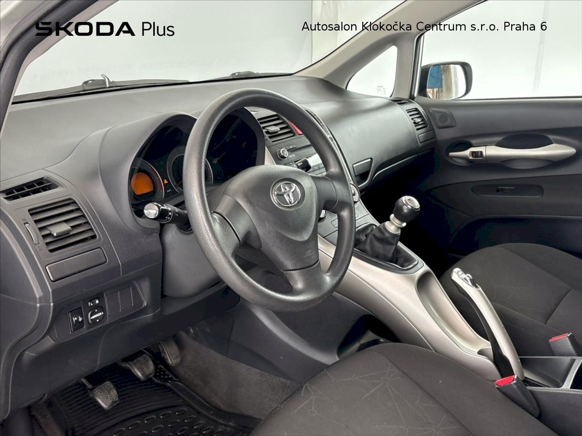 Toyota Auris, VVT-i74 kW - fotka 6