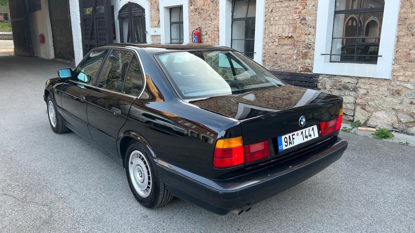 BMW Řada 5, 525i e34 - fotka 2