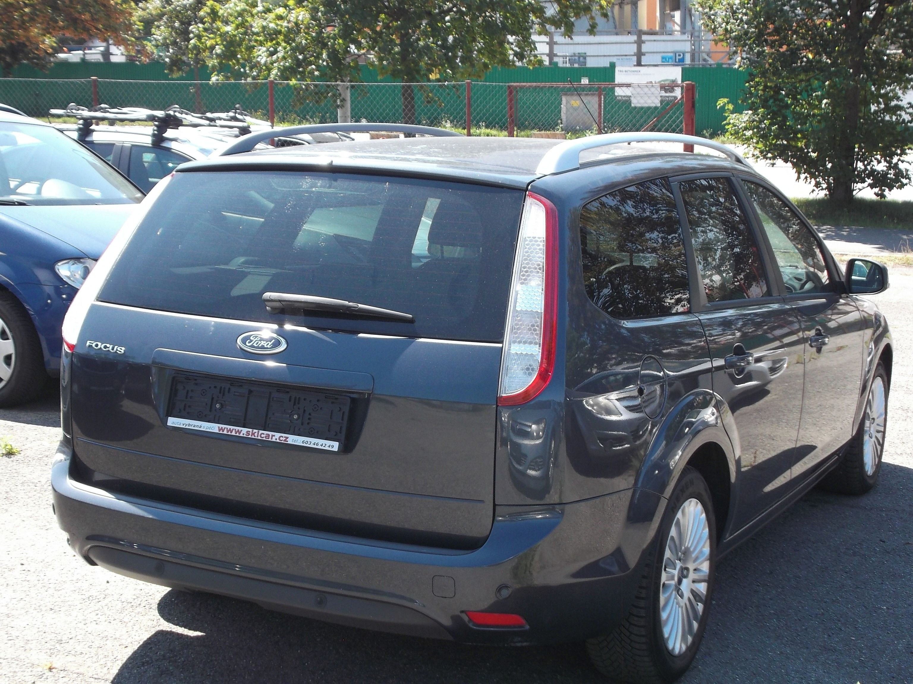 Ford Focus, 1,6 16V Titanium PDC,vyhř.sklo - fotka 5