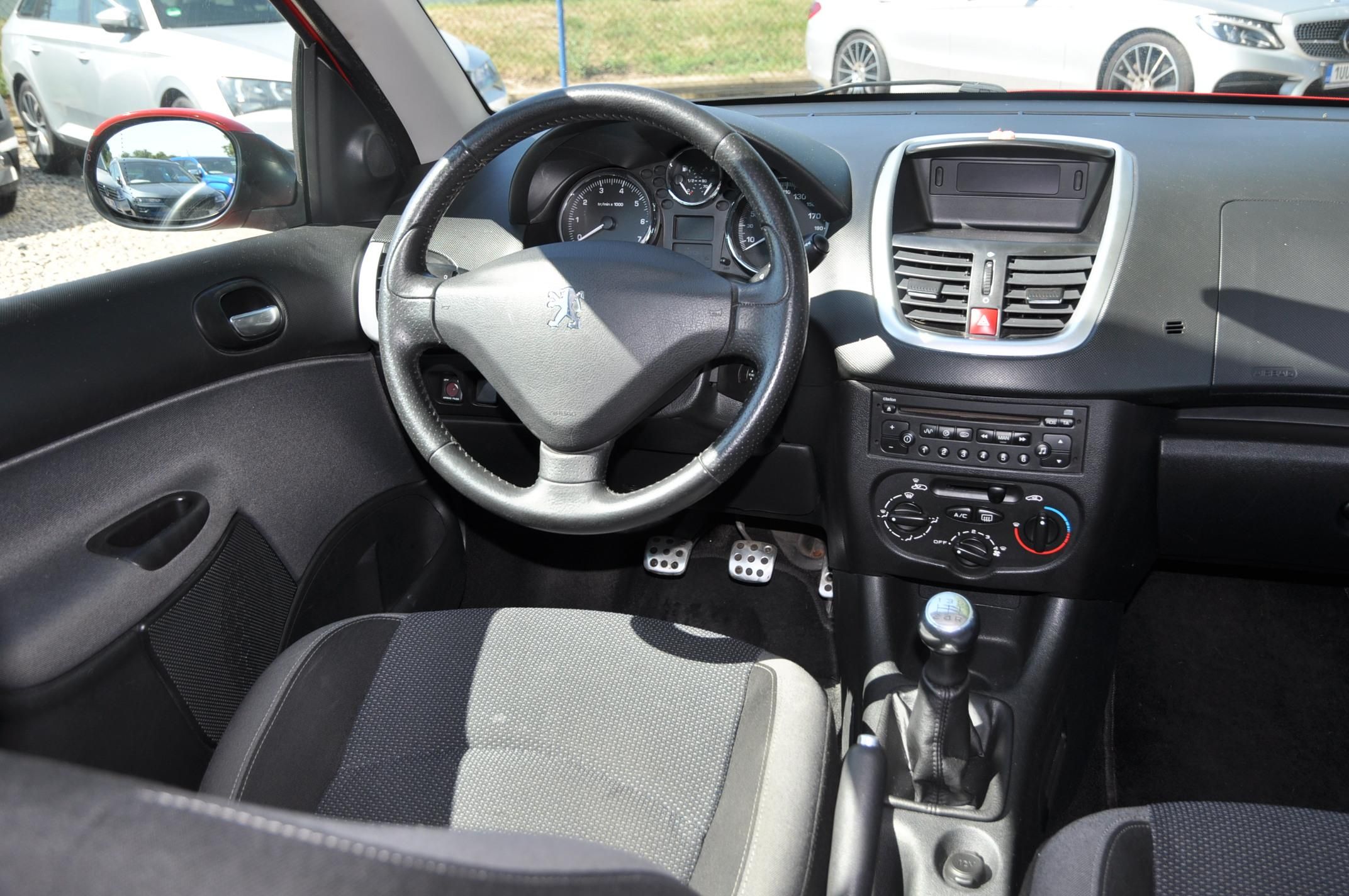 Peugeot 206, 1.4i 55kW 5dv. - fotka 5