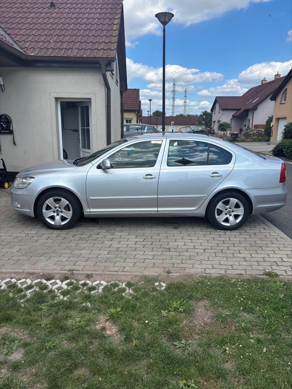 Škoda Octavia, ŠKODA OCTAVIA 1.6 tdi - fotka 2