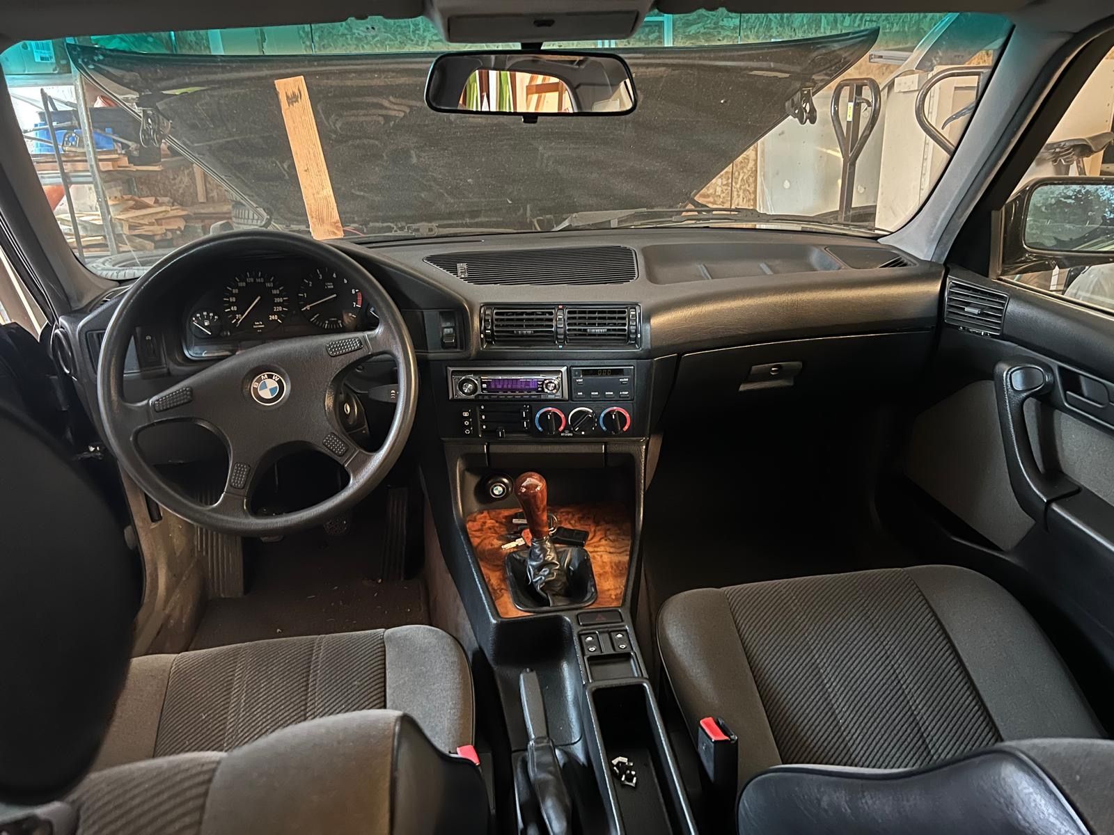 BMW Řada 5, 525i e34 - fotka 5